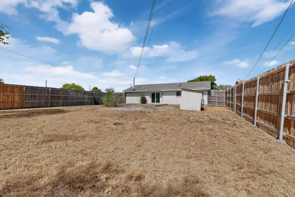 Single Family Residence For Sale in Dallas County , 3204 Pacesetter Drive, Dallas, Texas 75241, 4 Bedroom, 2 Bathroom, Garage spaces, 1,370 Sqft, built in 1972, mls#21401586, Real Estate Agent in Dallas, Homes For Sale in Dallas county, Homes For Sale in Dallas, Realtor in Dallas Texas, Real Estate Brokerage Independent Realty Texas, Luminita Cordes Realtor