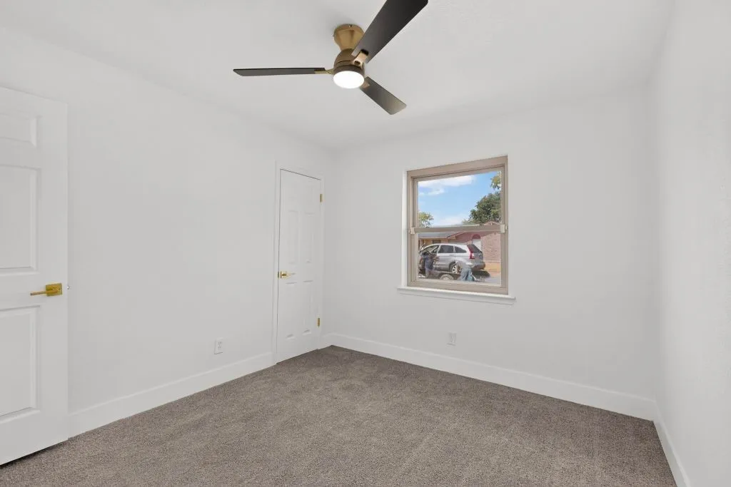 Single Family Residence For Sale in Dallas County , 3204 Pacesetter Drive, Dallas, Texas 75241, 4 Bedroom, 2 Bathroom, Garage spaces, 1,370 Sqft, built in 1972, mls#21401586, Real Estate Agent in Dallas, Homes For Sale in Dallas county, Homes For Sale in Dallas, Realtor in Dallas Texas, Real Estate Brokerage Independent Realty Texas, Luminita Cordes Realtor