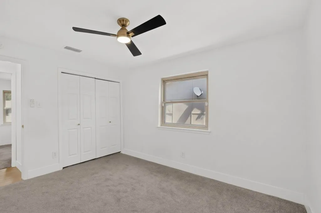 Single Family Residence For Sale in Dallas County , 3204 Pacesetter Drive, Dallas, Texas 75241, 4 Bedroom, 2 Bathroom, Garage spaces, 1,370 Sqft, built in 1972, mls#21401586, Real Estate Agent in Dallas, Homes For Sale in Dallas county, Homes For Sale in Dallas, Realtor in Dallas Texas, Real Estate Brokerage Independent Realty Texas, Luminita Cordes Realtor