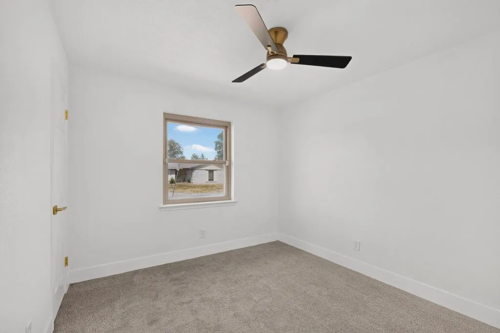 Single Family Residence For Sale in Dallas County , 3204 Pacesetter Drive, Dallas, Texas 75241, 4 Bedroom, 2 Bathroom, Garage spaces, 1,370 Sqft, built in 1972, mls#21401586, Real Estate Agent in Dallas, Homes For Sale in Dallas county, Homes For Sale in Dallas, Realtor in Dallas Texas, Real Estate Brokerage Independent Realty Texas, Luminita Cordes Realtor