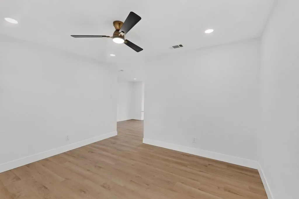 Single Family Residence For Sale in Dallas County , 3204 Pacesetter Drive, Dallas, Texas 75241, 4 Bedroom, 2 Bathroom, Garage spaces, 1,370 Sqft, built in 1972, mls#21401586, Real Estate Agent in Dallas, Homes For Sale in Dallas county, Homes For Sale in Dallas, Realtor in Dallas Texas, Real Estate Brokerage Independent Realty Texas, Luminita Cordes Realtor