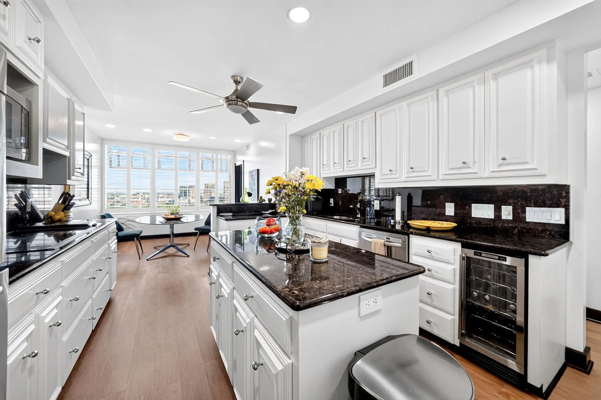 Condominium For Sale in Dallas County , 3525 Turtle Creek Boulevard 17B, Dallas, Texas 75219, 3 Bedroom, 4 Bathroom, 2 Garage spaces, 3,671 Sqft, built in 1957, mls#21397836, Real Estate Agent in Dallas, Homes For Sale in Dallas county, Homes For Sale in Dallas, Realtor in Dallas Texas, Real Estate Brokerage Independent Realty Texas, Luminita Cordes Realtor