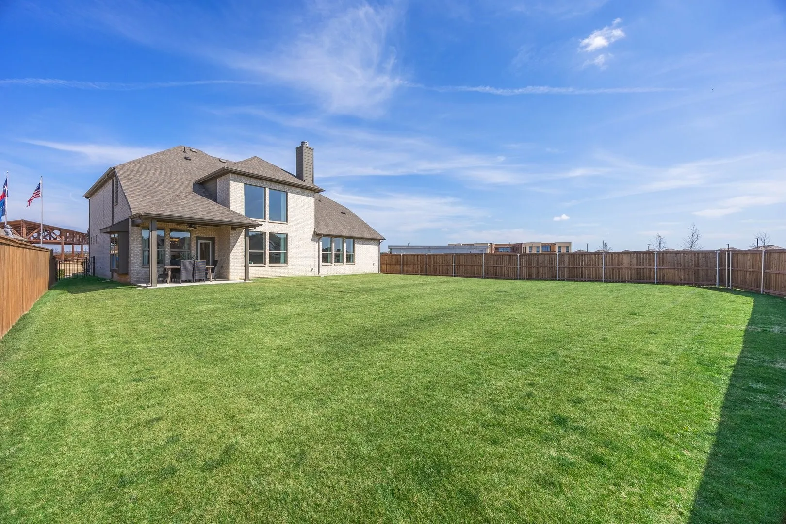 Silo Mills-Signature Model-Concept 3135-Backyard2