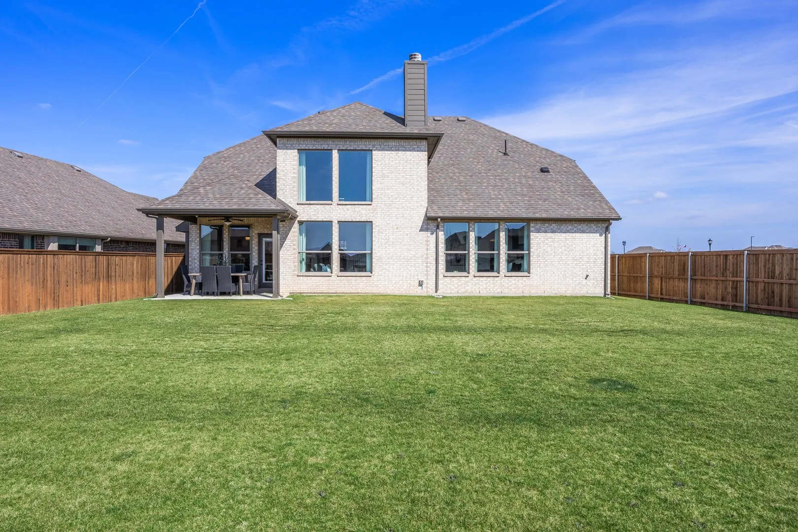 Silo Mills-Signature Model-Concept 3135-Backyard1
