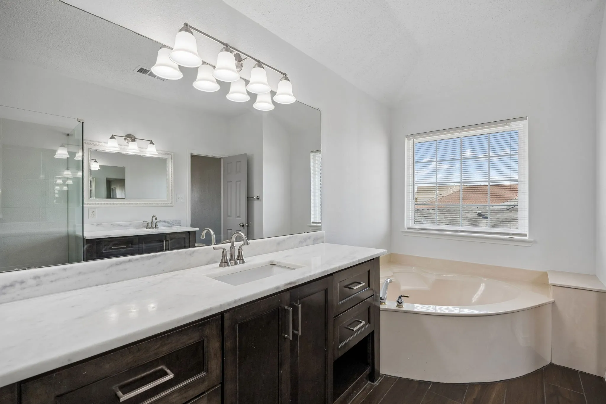 Single Family Residence For Sale in Dallas County , 2212 San Simeon Drive, Mesquite, Texas 75181, 4 Bedroom, 3 Bathroom, 2 Garage spaces, 2,628 Sqft, built in 2001, mls#21401365, Real Estate Agent in Mesquite, Homes For Sale in Dallas county, Homes For Sale in Mesquite, Realtor in Mesquite Texas, Real Estate Brokerage Independent Realty Texas, Luminita Cordes Realtor