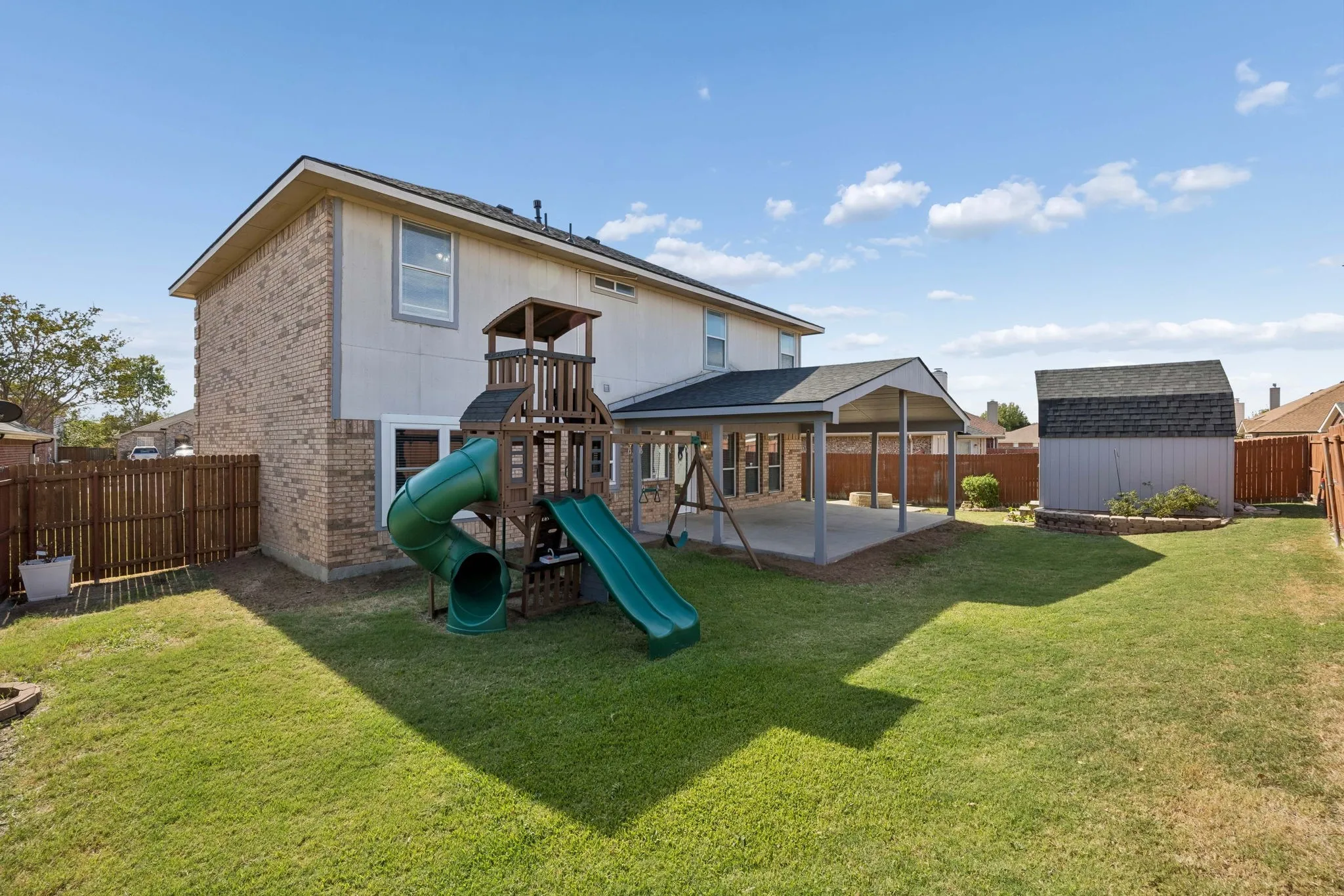 Single Family Residence For Sale in Dallas County , 2212 San Simeon Drive, Mesquite, Texas 75181, 4 Bedroom, 3 Bathroom, 2 Garage spaces, 2,628 Sqft, built in 2001, mls#21401365, Real Estate Agent in Mesquite, Homes For Sale in Dallas county, Homes For Sale in Mesquite, Realtor in Mesquite Texas, Real Estate Brokerage Independent Realty Texas, Luminita Cordes Realtor