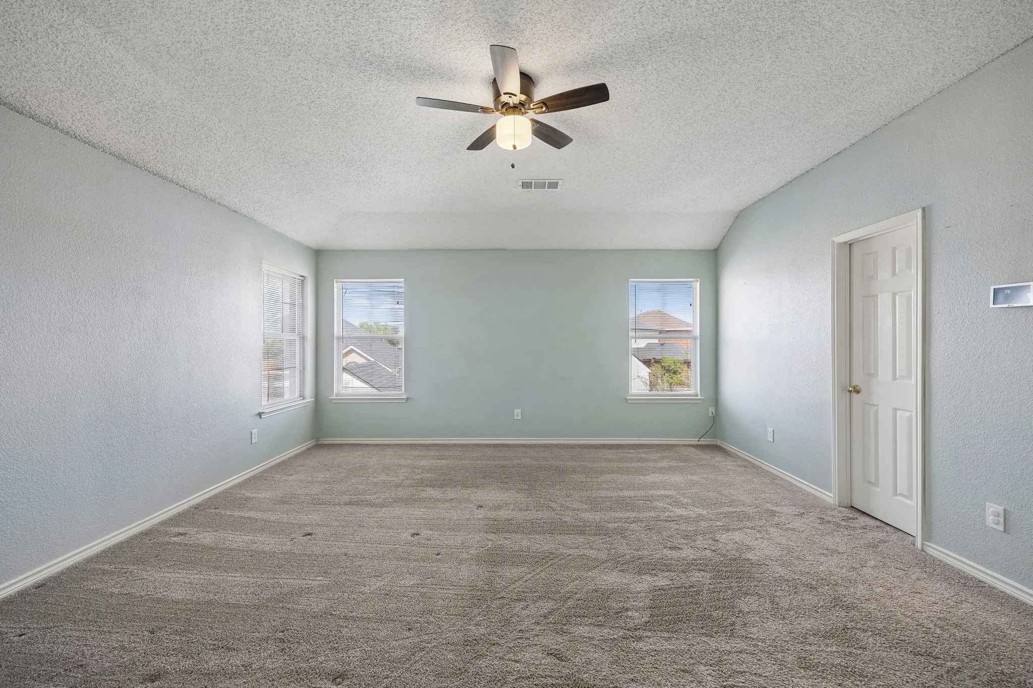 Single Family Residence For Sale in Dallas County , 2212 San Simeon Drive, Mesquite, Texas 75181, 4 Bedroom, 3 Bathroom, 2 Garage spaces, 2,628 Sqft, built in 2001, mls#21401365, Real Estate Agent in Mesquite, Homes For Sale in Dallas county, Homes For Sale in Mesquite, Realtor in Mesquite Texas, Real Estate Brokerage Independent Realty Texas, Luminita Cordes Realtor