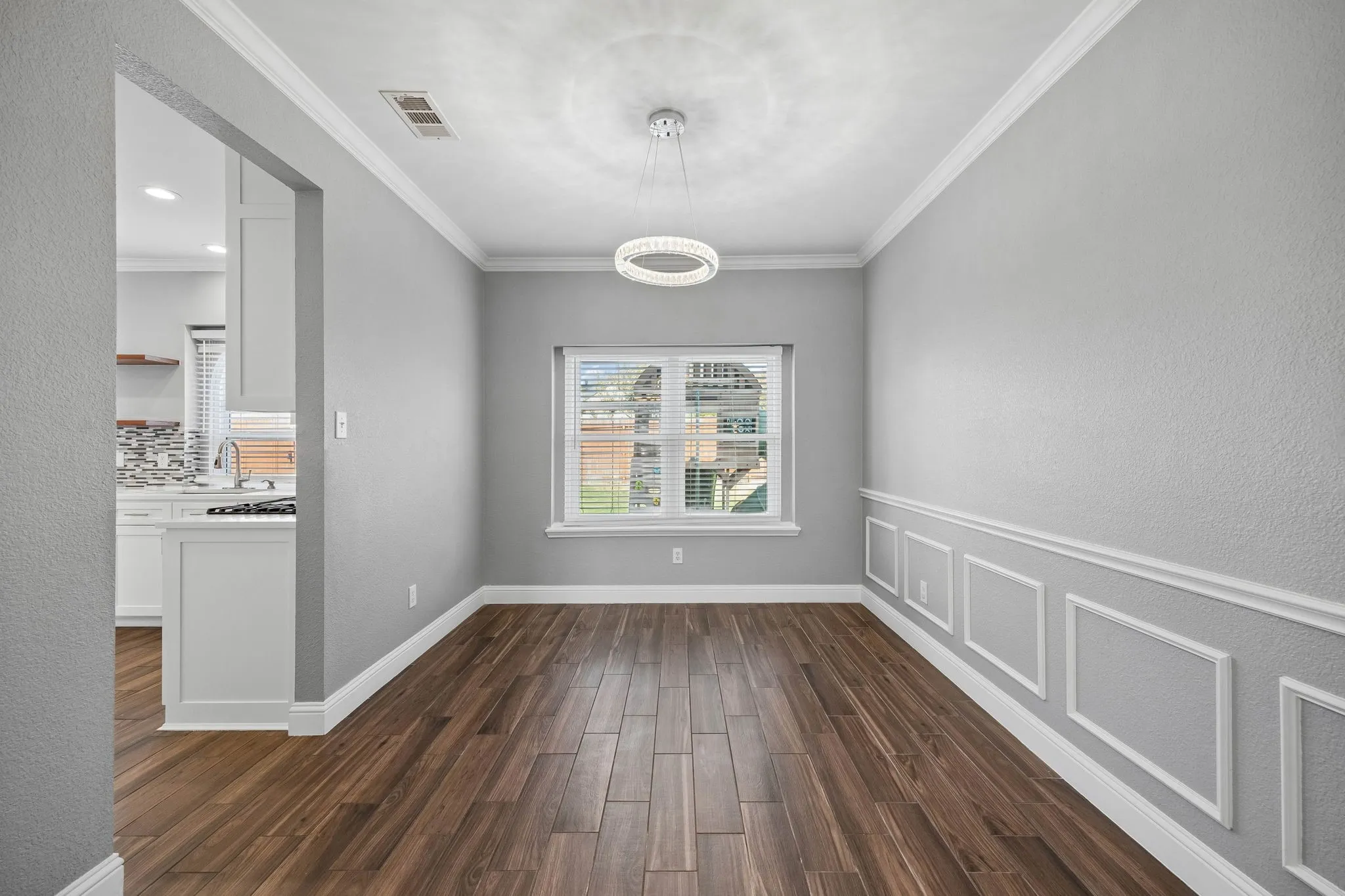 Single Family Residence For Sale in Dallas County , 2212 San Simeon Drive, Mesquite, Texas 75181, 4 Bedroom, 3 Bathroom, 2 Garage spaces, 2,628 Sqft, built in 2001, mls#21401365, Real Estate Agent in Mesquite, Homes For Sale in Dallas county, Homes For Sale in Mesquite, Realtor in Mesquite Texas, Real Estate Brokerage Independent Realty Texas, Luminita Cordes Realtor