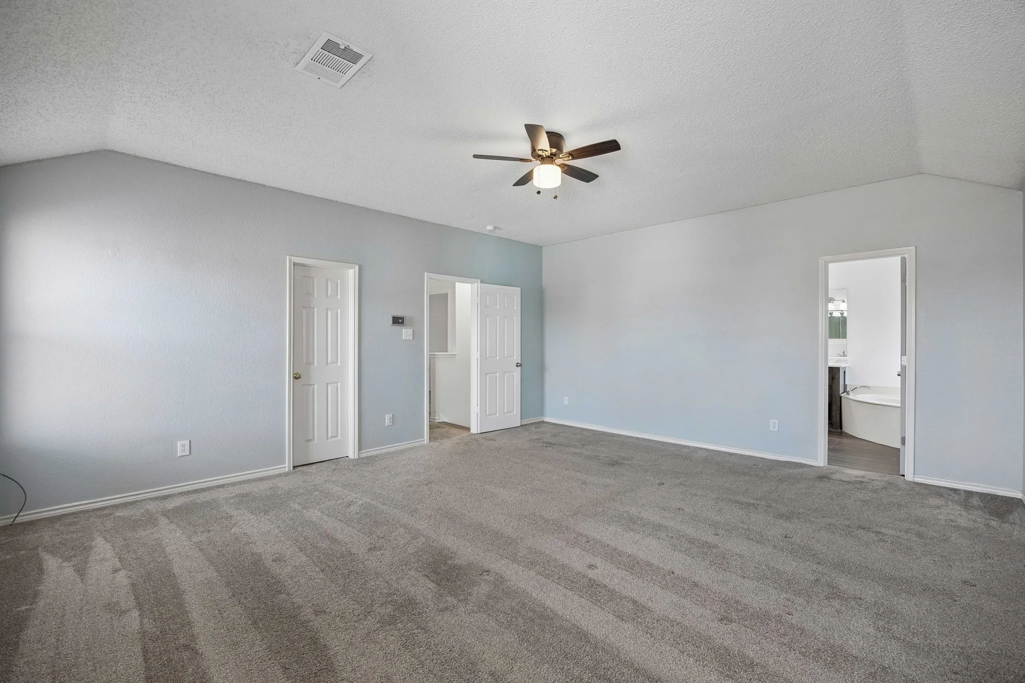 Single Family Residence For Sale in Dallas County , 2212 San Simeon Drive, Mesquite, Texas 75181, 4 Bedroom, 3 Bathroom, 2 Garage spaces, 2,628 Sqft, built in 2001, mls#21401365, Real Estate Agent in Mesquite, Homes For Sale in Dallas county, Homes For Sale in Mesquite, Realtor in Mesquite Texas, Real Estate Brokerage Independent Realty Texas, Luminita Cordes Realtor