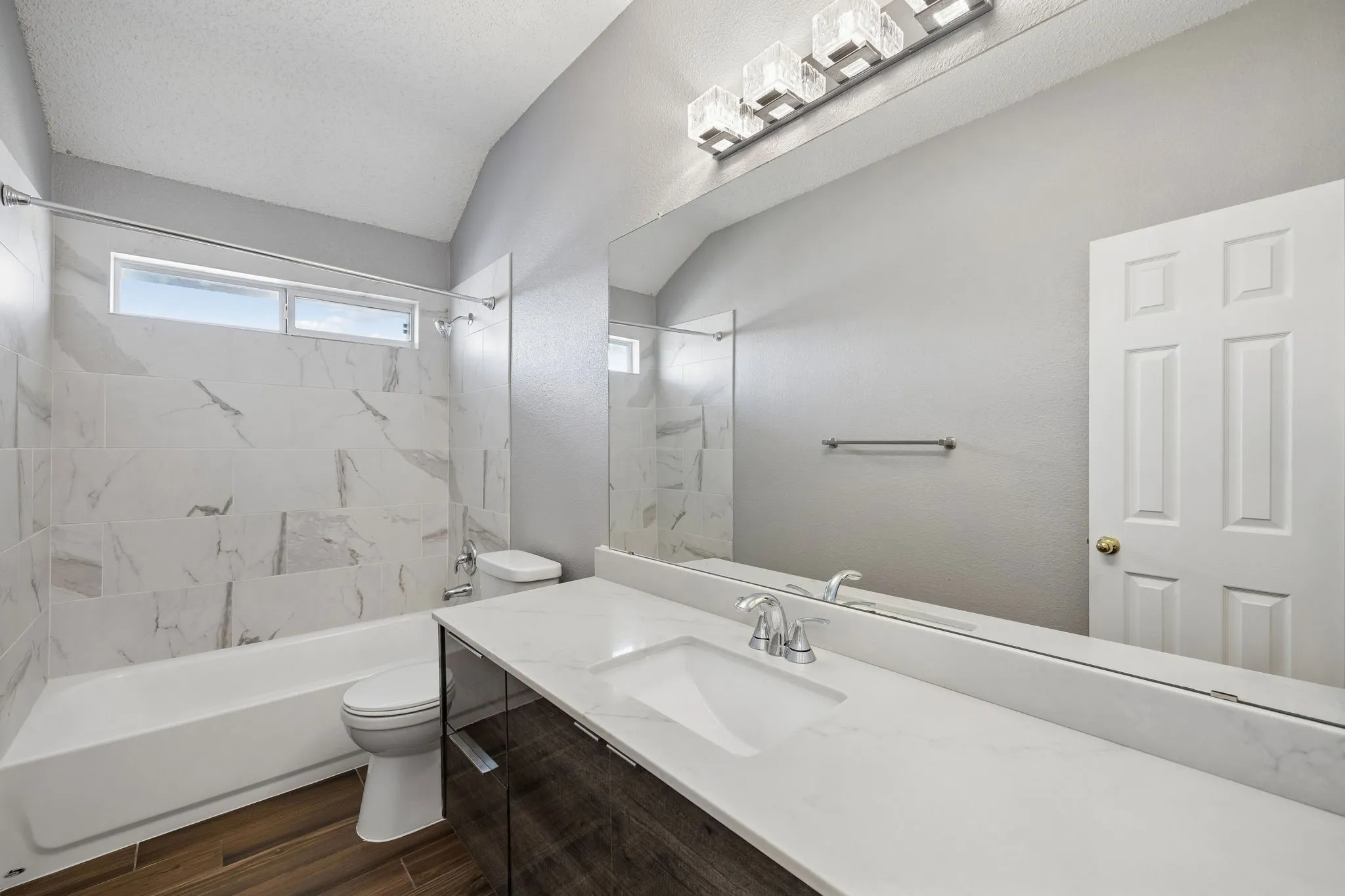 Single Family Residence For Sale in Dallas County , 2212 San Simeon Drive, Mesquite, Texas 75181, 4 Bedroom, 3 Bathroom, 2 Garage spaces, 2,628 Sqft, built in 2001, mls#21401365, Real Estate Agent in Mesquite, Homes For Sale in Dallas county, Homes For Sale in Mesquite, Realtor in Mesquite Texas, Real Estate Brokerage Independent Realty Texas, Luminita Cordes Realtor
