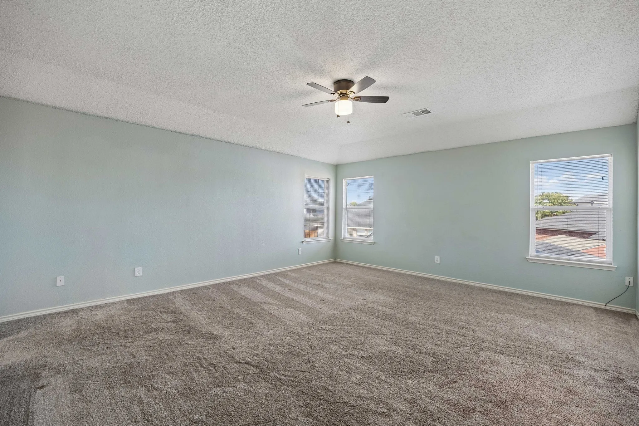 Single Family Residence For Sale in Dallas County , 2212 San Simeon Drive, Mesquite, Texas 75181, 4 Bedroom, 3 Bathroom, 2 Garage spaces, 2,628 Sqft, built in 2001, mls#21401365, Real Estate Agent in Mesquite, Homes For Sale in Dallas county, Homes For Sale in Mesquite, Realtor in Mesquite Texas, Real Estate Brokerage Independent Realty Texas, Luminita Cordes Realtor