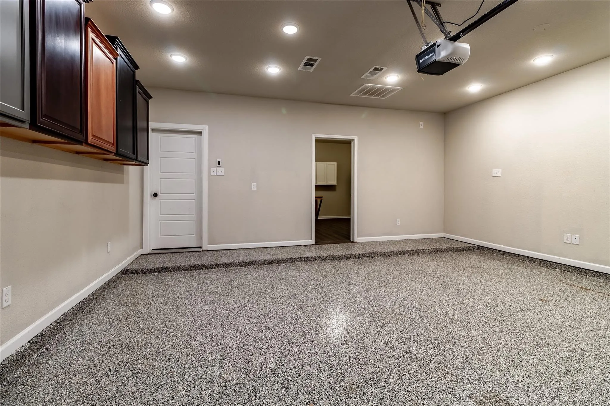 Single Family Residence For Sale in Kaufman County , 1609 Cedar Crest Drive, Forney, Texas 75126, 4 Bedroom, 3 Bathroom, 2 Garage spaces, 3,290 Sqft, built in 2016, mls#21401598, Real Estate Agent in Forney, Homes For Sale in Kaufman county, Homes For Sale in Forney, Realtor in Forney Texas, Real Estate Brokerage Independent Realty Texas, Luminita Cordes Realtor