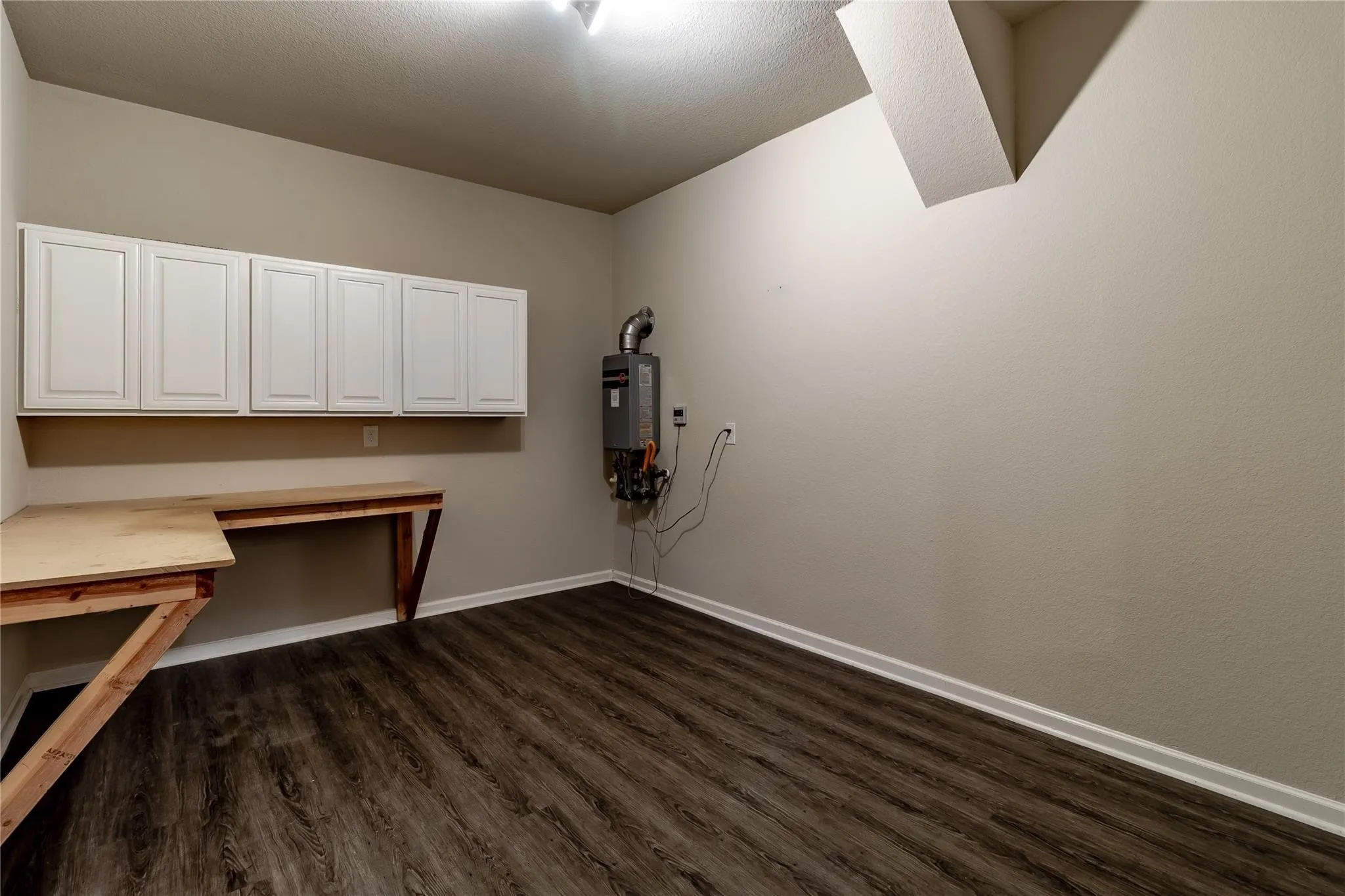 Single Family Residence For Sale in Kaufman County , 1609 Cedar Crest Drive, Forney, Texas 75126, 4 Bedroom, 3 Bathroom, 2 Garage spaces, 3,290 Sqft, built in 2016, mls#21401598, Real Estate Agent in Forney, Homes For Sale in Kaufman county, Homes For Sale in Forney, Realtor in Forney Texas, Real Estate Brokerage Independent Realty Texas, Luminita Cordes Realtor