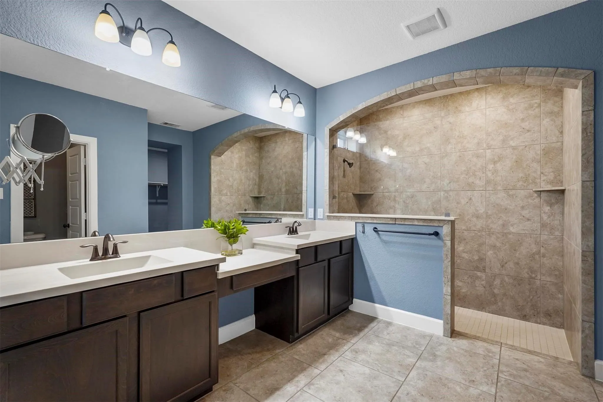Single Family Residence For Sale in Kaufman County , 1609 Cedar Crest Drive, Forney, Texas 75126, 4 Bedroom, 3 Bathroom, 2 Garage spaces, 3,290 Sqft, built in 2016, mls#21401598, Real Estate Agent in Forney, Homes For Sale in Kaufman county, Homes For Sale in Forney, Realtor in Forney Texas, Real Estate Brokerage Independent Realty Texas, Luminita Cordes Realtor