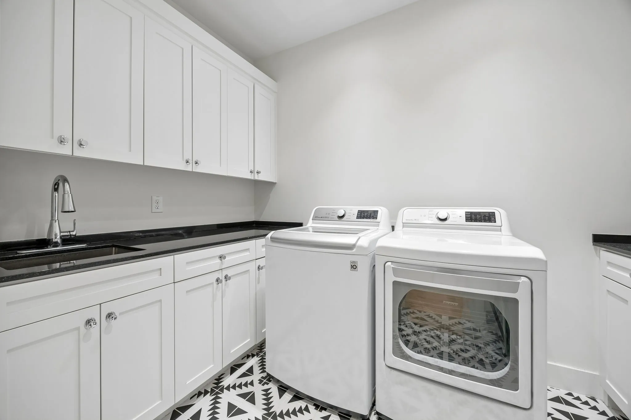 4437 Grassmere Ln - Tom Hughes Team