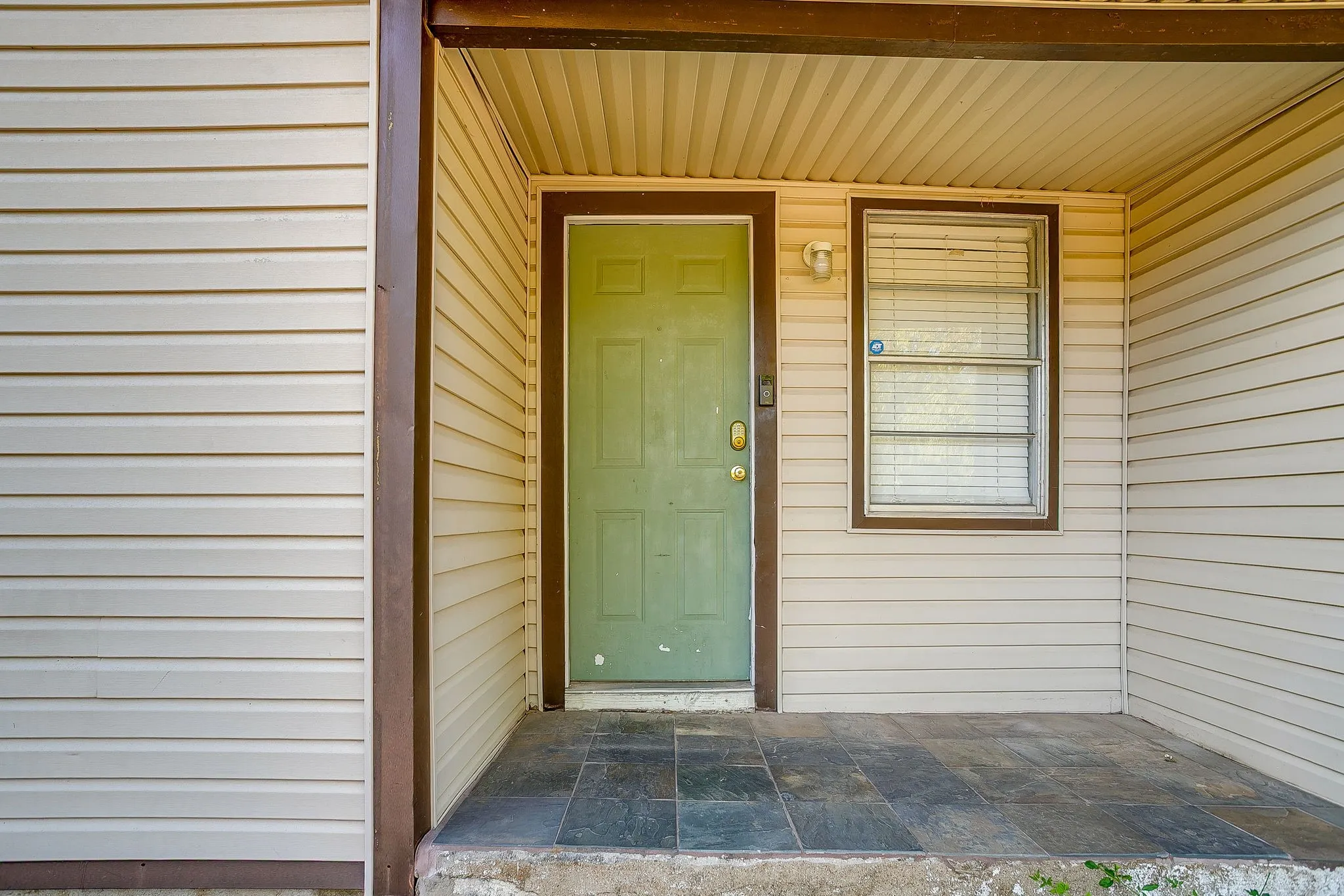 Single Family Residence For Sale in Tarrant County , 208 Wells Burnett Road, Azle, Texas 76020, 3 Bedroom, 1 Bathroom, Garage spaces, 1,038 Sqft, built in 1950, mls#21401600, Real Estate Agent in Azle, Homes For Sale in Tarrant county, Homes For Sale in Azle, Realtor in Azle Texas, Real Estate Brokerage Independent Realty Texas, Luminita Cordes Realtor