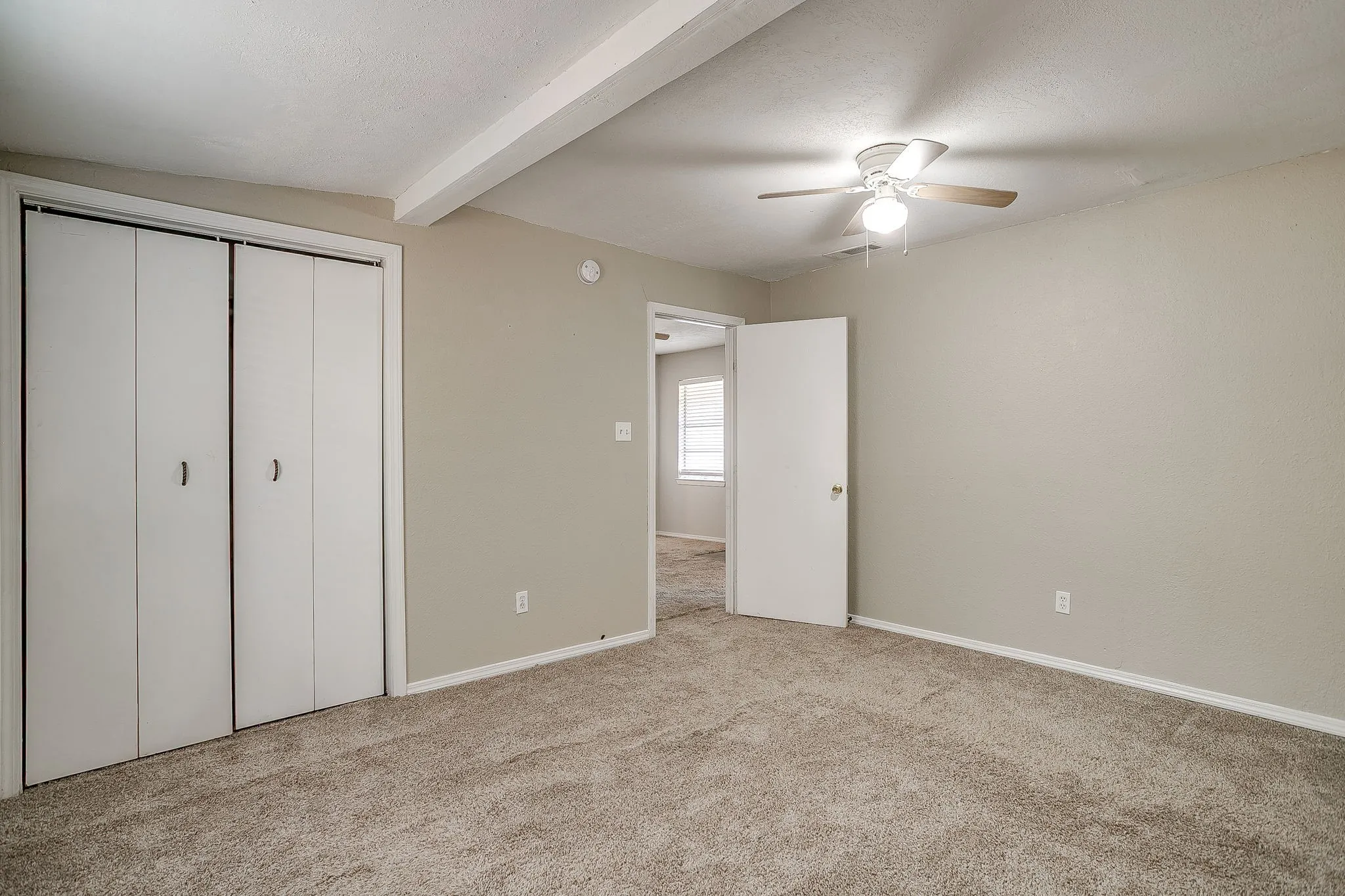 Single Family Residence For Sale in Tarrant County , 208 Wells Burnett Road, Azle, Texas 76020, 3 Bedroom, 1 Bathroom, Garage spaces, 1,038 Sqft, built in 1950, mls#21401600, Real Estate Agent in Azle, Homes For Sale in Tarrant county, Homes For Sale in Azle, Realtor in Azle Texas, Real Estate Brokerage Independent Realty Texas, Luminita Cordes Realtor