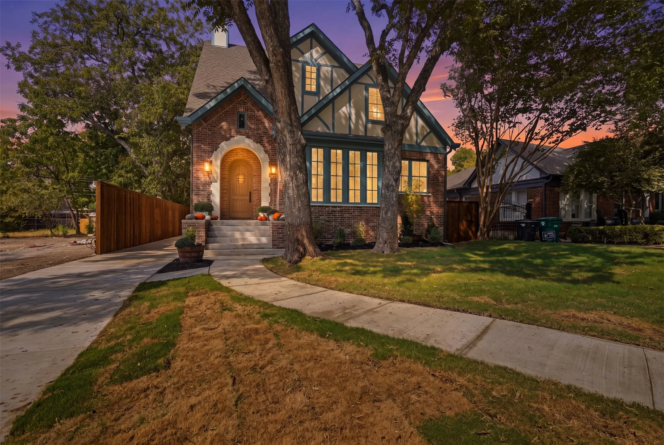 Single Family Residence For Sale in Tarrant County , 2212 Carleton Avenue, Fort Worth, Texas 76107, 5 Bedroom, 5 Bathroom, 2 Garage spaces, 3,712 Sqft, built in 2026, mls#21387879, Real Estate Agent in Fort Worth, Homes For Sale in Tarrant county, Homes For Sale in Fort Worth, Realtor in Fort Worth Texas, Real Estate Brokerage Independent Realty Texas, Luminita Cordes Realtor