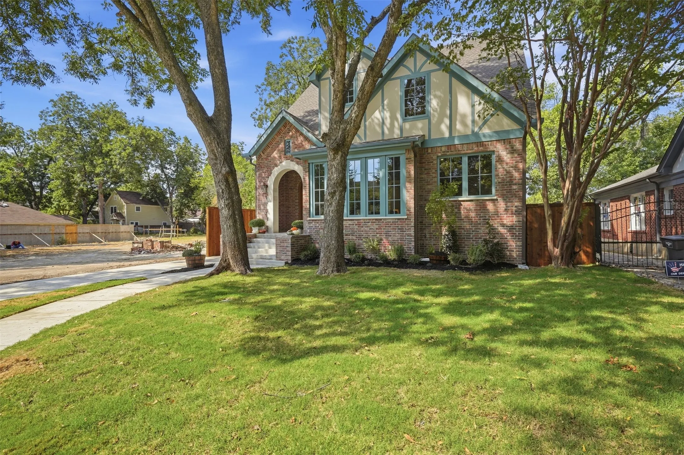 Single Family Residence For Sale in Tarrant County , 2212 Carleton Avenue, Fort Worth, Texas 76107, 5 Bedroom, 5 Bathroom, 2 Garage spaces, 3,712 Sqft, built in 2026, mls#21387879, Real Estate Agent in Fort Worth, Homes For Sale in Tarrant county, Homes For Sale in Fort Worth, Realtor in Fort Worth Texas, Real Estate Brokerage Independent Realty Texas, Luminita Cordes Realtor