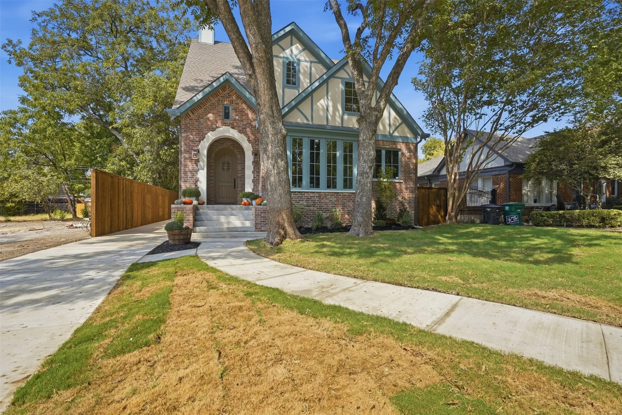 Single Family Residence For Sale in Tarrant County , 2212 Carleton Avenue, Fort Worth, Texas 76107, 5 Bedroom, 5 Bathroom, 2 Garage spaces, 3,712 Sqft, built in 2026, mls#21387879, Real Estate Agent in Fort Worth, Homes For Sale in Tarrant county, Homes For Sale in Fort Worth, Realtor in Fort Worth Texas, Real Estate Brokerage Independent Realty Texas, Luminita Cordes Realtor