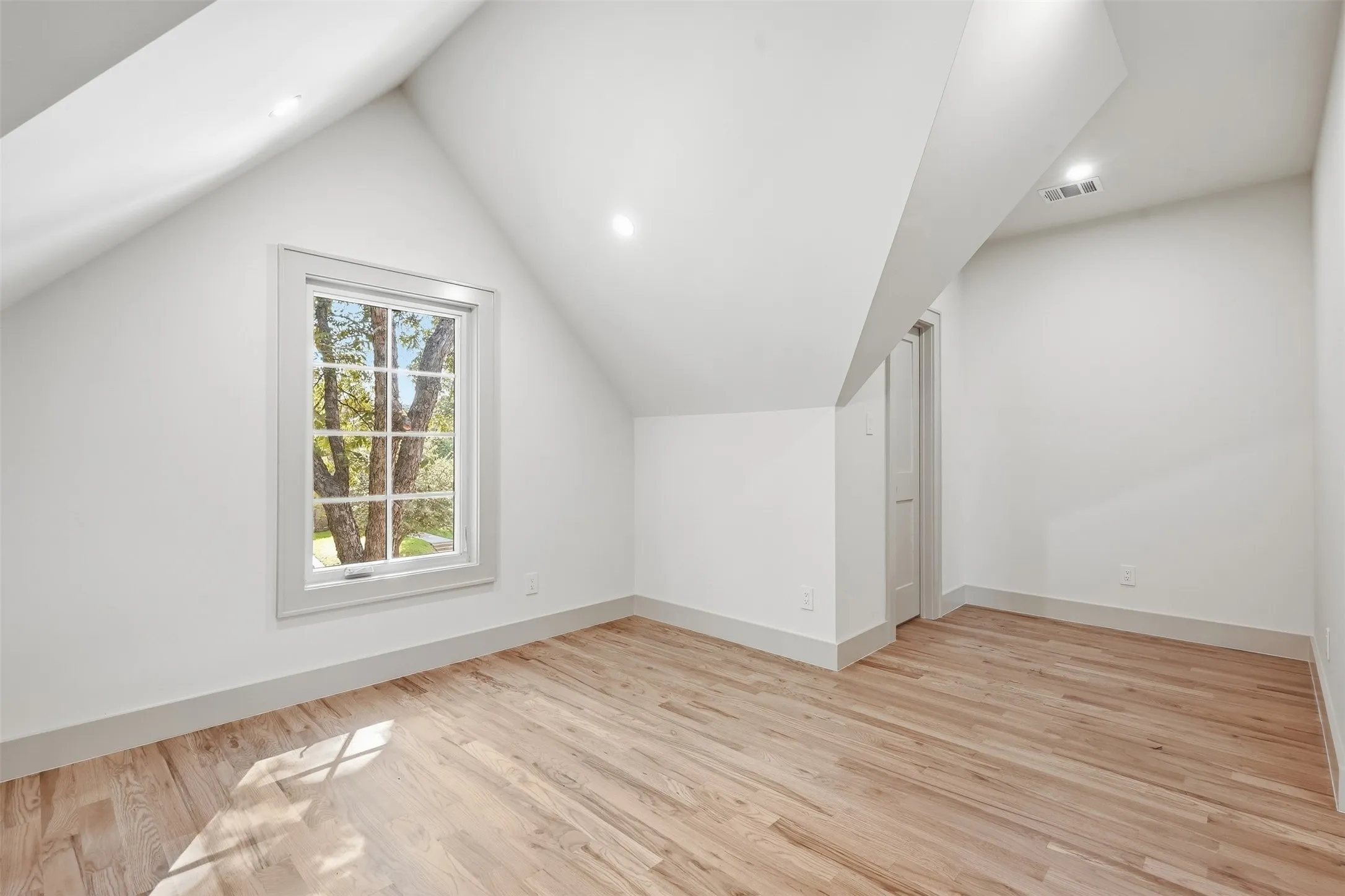 Single Family Residence For Sale in Tarrant County , 2212 Carleton Avenue, Fort Worth, Texas 76107, 5 Bedroom, 5 Bathroom, 2 Garage spaces, 3,712 Sqft, built in 2026, mls#21387879, Real Estate Agent in Fort Worth, Homes For Sale in Tarrant county, Homes For Sale in Fort Worth, Realtor in Fort Worth Texas, Real Estate Brokerage Independent Realty Texas, Luminita Cordes Realtor