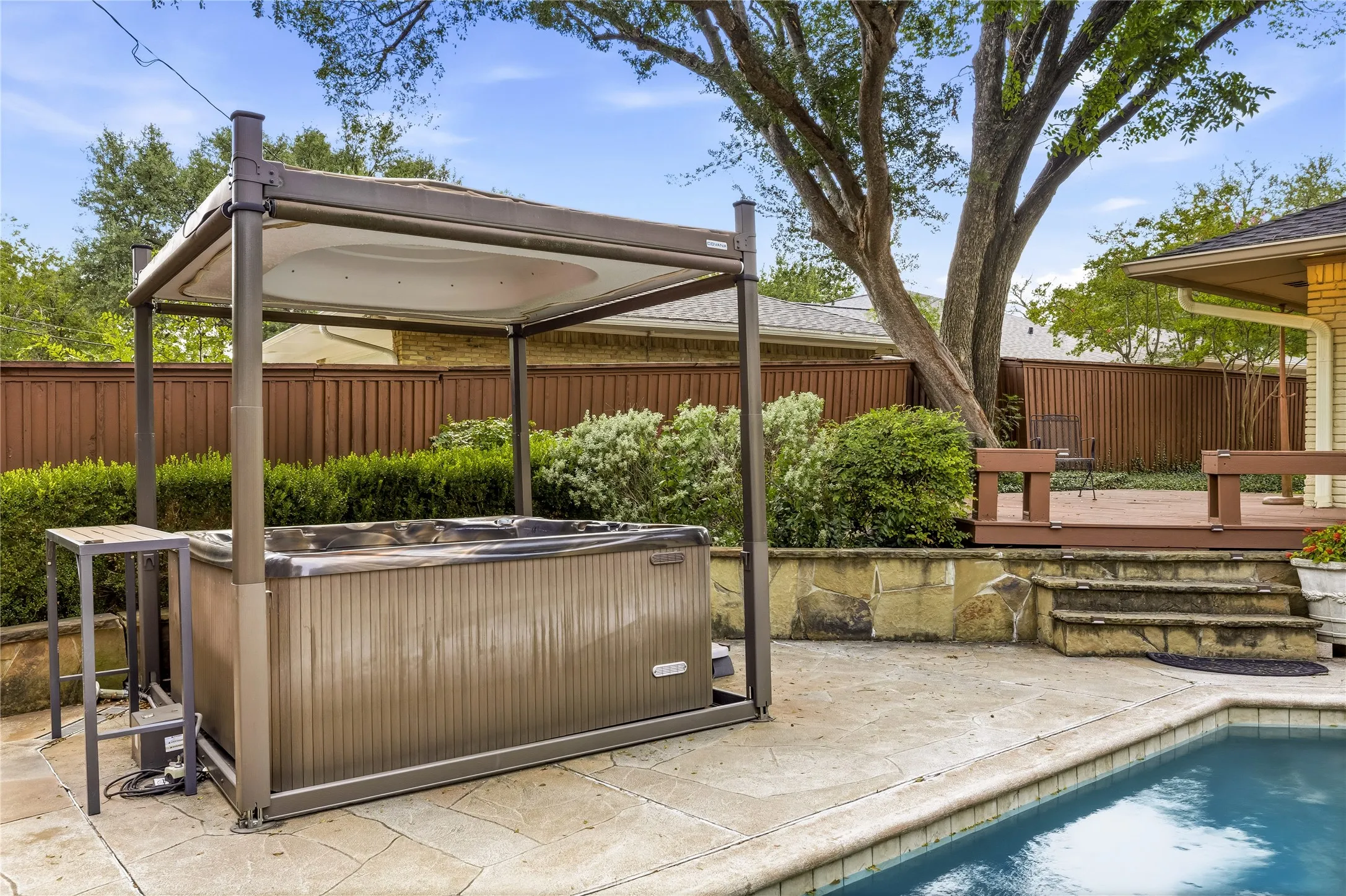 Single Family Residence For Sale in Dallas County , 10626 Cox Lane, Dallas, Texas 75229, 4 Bedroom, 5 Bathroom, 3 Garage spaces, 4,070 Sqft, built in 1972, mls#21375217, Real Estate Agent in Dallas, Homes For Sale in Dallas county, Homes For Sale in Dallas, Realtor in Dallas Texas, Real Estate Brokerage Independent Realty Texas, Luminita Cordes Realtor
