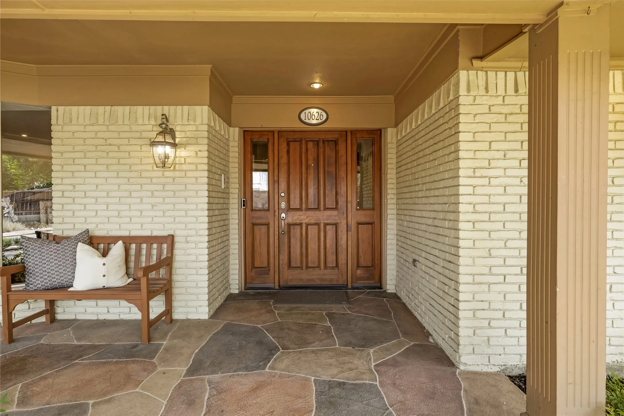 Single Family Residence For Sale in Dallas County , 10626 Cox Lane, Dallas, Texas 75229, 4 Bedroom, 5 Bathroom, 3 Garage spaces, 4,070 Sqft, built in 1972, mls#21375217, Real Estate Agent in Dallas, Homes For Sale in Dallas county, Homes For Sale in Dallas, Realtor in Dallas Texas, Real Estate Brokerage Independent Realty Texas, Luminita Cordes Realtor