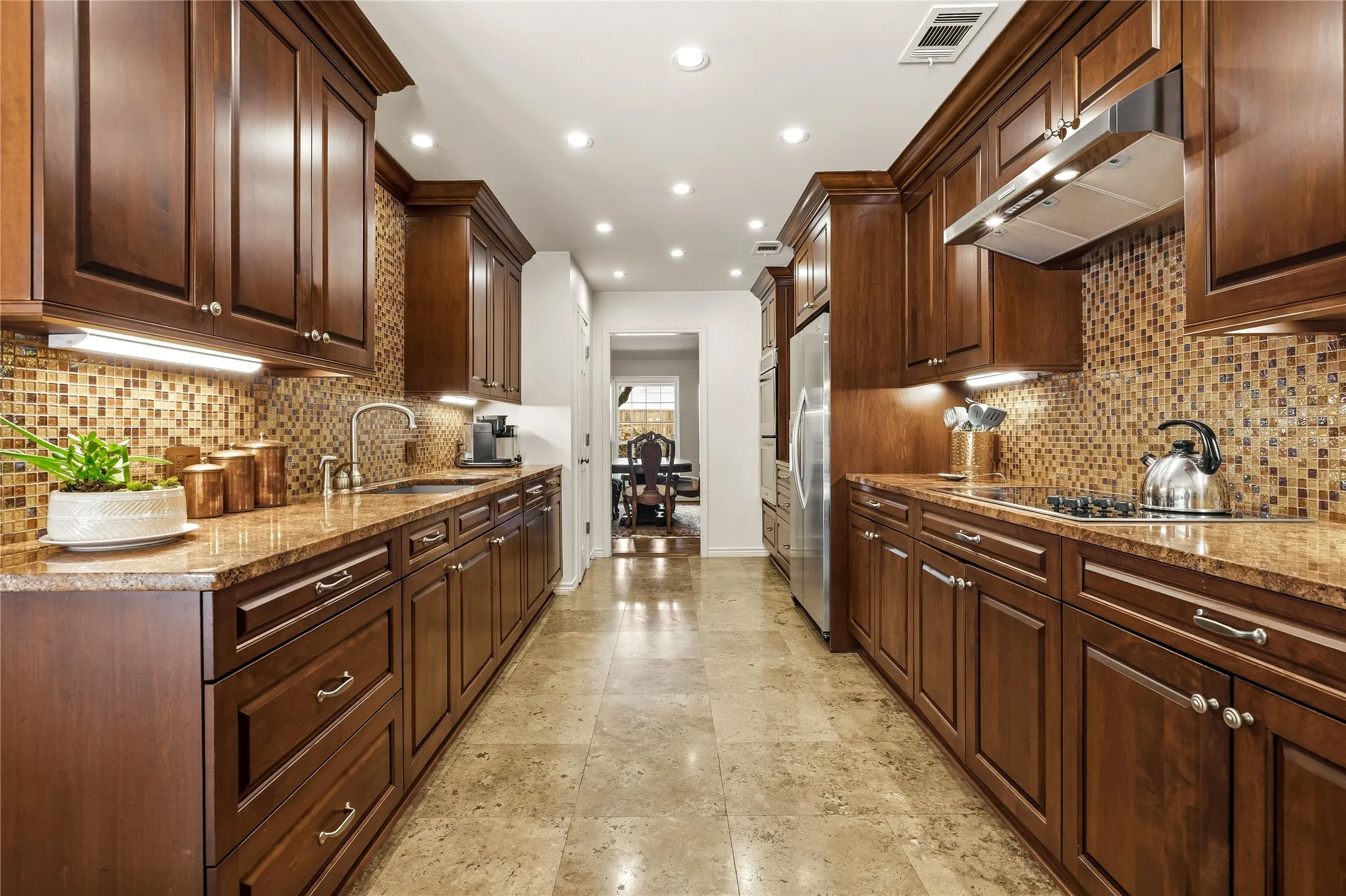 Single Family Residence For Sale in Dallas County , 10626 Cox Lane, Dallas, Texas 75229, 4 Bedroom, 5 Bathroom, 3 Garage spaces, 4,070 Sqft, built in 1972, mls#21375217, Real Estate Agent in Dallas, Homes For Sale in Dallas county, Homes For Sale in Dallas, Realtor in Dallas Texas, Real Estate Brokerage Independent Realty Texas, Luminita Cordes Realtor