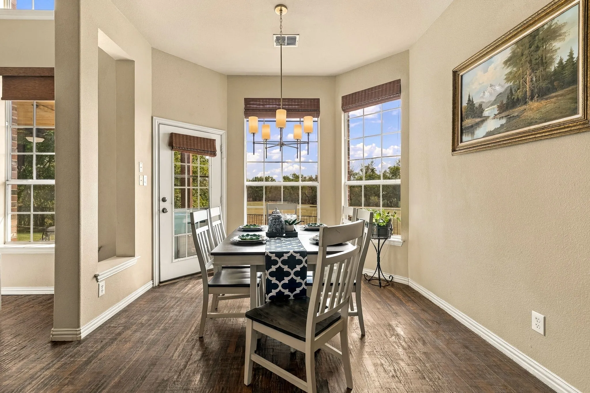 Single Family Residence For Sale in Denton County , 2671 SLEEPY HOLLOW Trail, Frisco, Texas 75034, 4 Bedroom, 4 Bathroom, 3 Garage spaces, 3,470 Sqft, built in 2003, mls#21400053, Real Estate Agent in Frisco, Homes For Sale in Denton county, Homes For Sale in Frisco, Realtor in Frisco Texas, Real Estate Brokerage Independent Realty Texas, Luminita Cordes Realtor