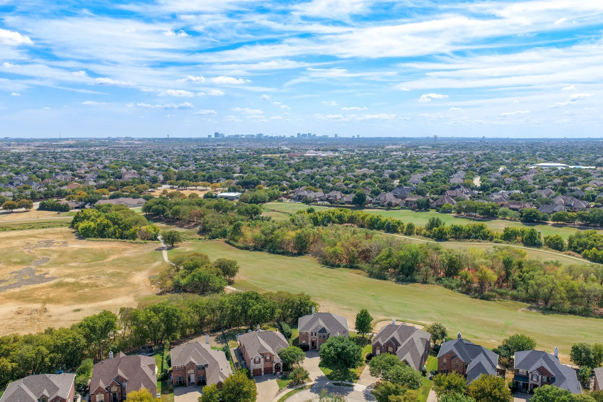 Single Family Residence For Sale in Denton County , 2671 SLEEPY HOLLOW Trail, Frisco, Texas 75034, 4 Bedroom, 4 Bathroom, 3 Garage spaces, 3,470 Sqft, built in 2003, mls#21400053, Real Estate Agent in Frisco, Homes For Sale in Denton county, Homes For Sale in Frisco, Realtor in Frisco Texas, Real Estate Brokerage Independent Realty Texas, Luminita Cordes Realtor