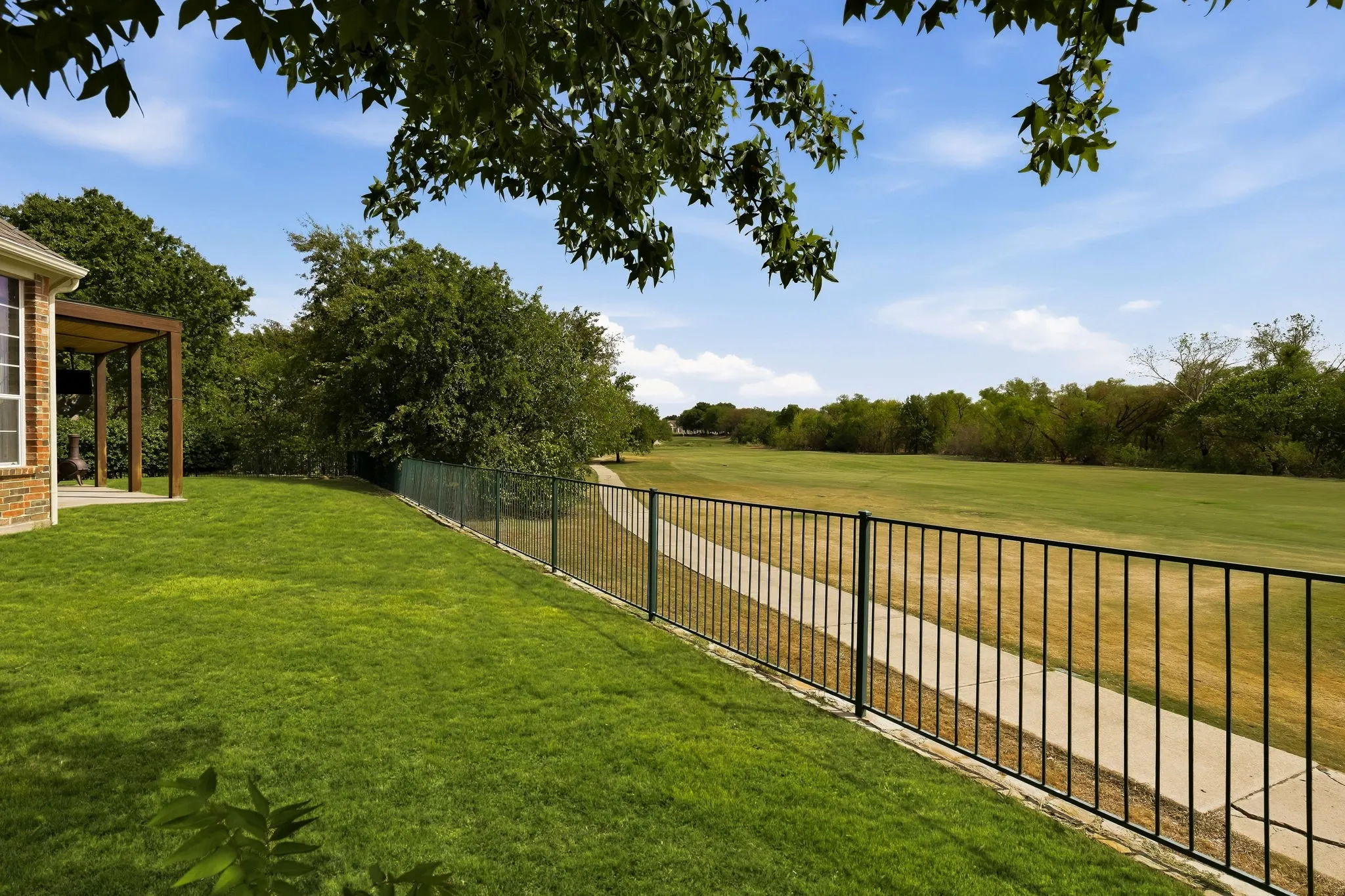 Single Family Residence For Sale in Denton County , 2671 SLEEPY HOLLOW Trail, Frisco, Texas 75034, 4 Bedroom, 4 Bathroom, 3 Garage spaces, 3,470 Sqft, built in 2003, mls#21400053, Real Estate Agent in Frisco, Homes For Sale in Denton county, Homes For Sale in Frisco, Realtor in Frisco Texas, Real Estate Brokerage Independent Realty Texas, Luminita Cordes Realtor
