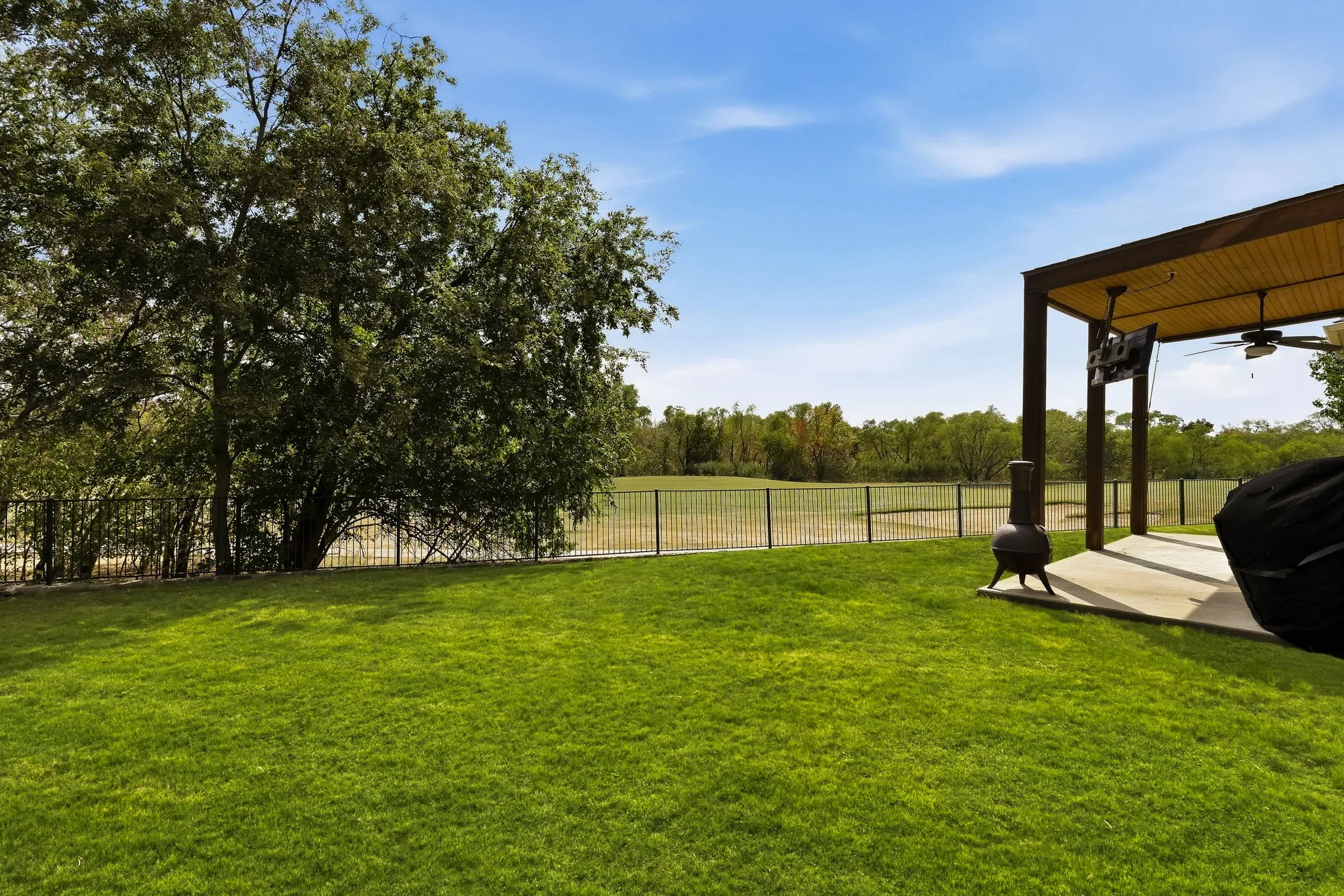 Single Family Residence For Sale in Denton County , 2671 SLEEPY HOLLOW Trail, Frisco, Texas 75034, 4 Bedroom, 4 Bathroom, 3 Garage spaces, 3,470 Sqft, built in 2003, mls#21400053, Real Estate Agent in Frisco, Homes For Sale in Denton county, Homes For Sale in Frisco, Realtor in Frisco Texas, Real Estate Brokerage Independent Realty Texas, Luminita Cordes Realtor