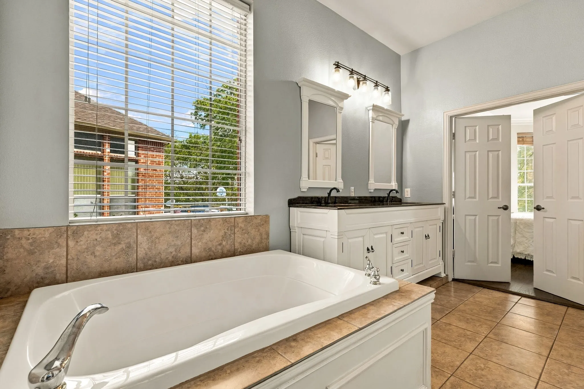 Single Family Residence For Sale in Denton County , 2671 SLEEPY HOLLOW Trail, Frisco, Texas 75034, 4 Bedroom, 4 Bathroom, 3 Garage spaces, 3,470 Sqft, built in 2003, mls#21400053, Real Estate Agent in Frisco, Homes For Sale in Denton county, Homes For Sale in Frisco, Realtor in Frisco Texas, Real Estate Brokerage Independent Realty Texas, Luminita Cordes Realtor