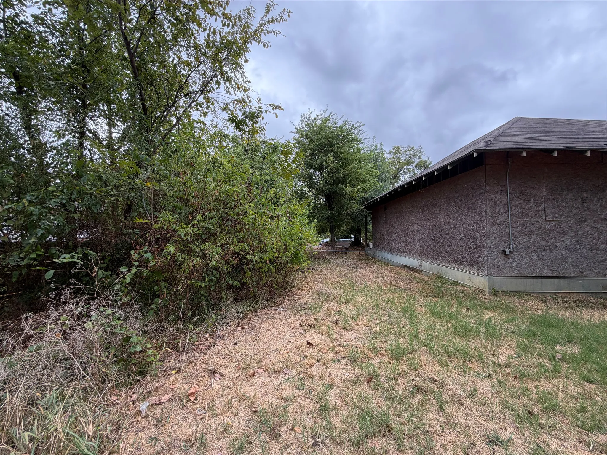 Single Family Residence For Sale in Grayson County , 405 Charter Street, Whitesboro, Texas 76273, 3 Bedroom, 1 Bathroom, Garage spaces, 975 Sqft, built in 1940, mls#21401416, Real Estate Agent in Whitesboro, Homes For Sale in Grayson county, Homes For Sale in Whitesboro, Realtor in Whitesboro Texas, Real Estate Brokerage Independent Realty Texas, Luminita Cordes Realtor
