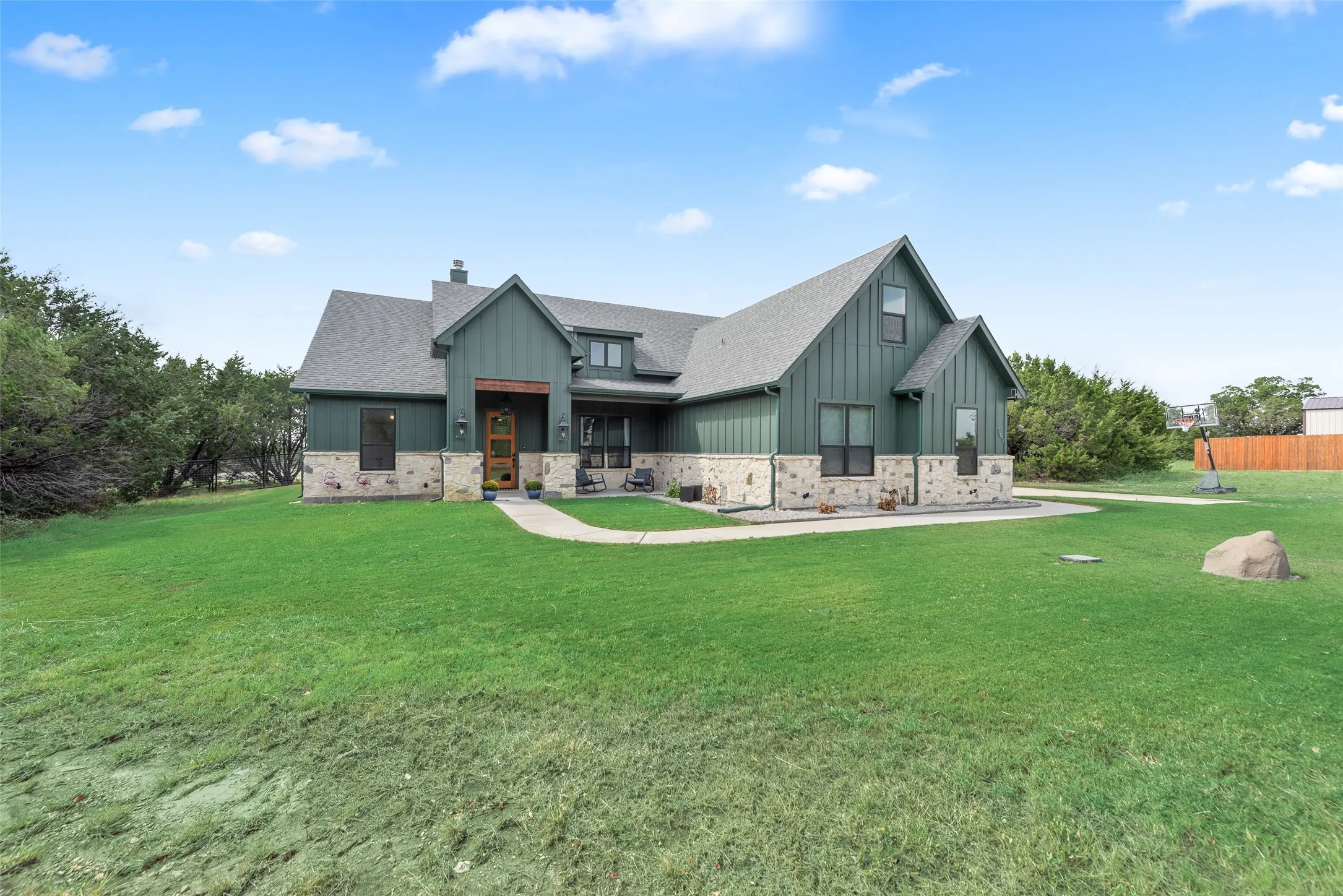 Single Family Residence For Sale in Parker County , 301 Sharla Smelley Road, Weatherford, Texas 76088, 4 Bedroom, 3 Bathroom, 2 Garage spaces, 2,476 Sqft, built in 2022, mls#21400992, Real Estate Agent in Weatherford, Homes For Sale in Parker county, Homes For Sale in Weatherford, Realtor in Weatherford Texas, Real Estate Brokerage Independent Realty Texas, Luminita Cordes Realtor