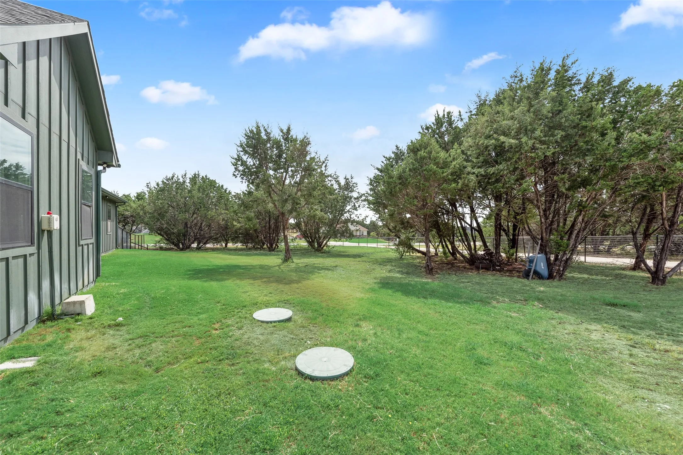 Single Family Residence For Sale in Parker County , 301 Sharla Smelley Road, Weatherford, Texas 76088, 4 Bedroom, 3 Bathroom, 2 Garage spaces, 2,476 Sqft, built in 2022, mls#21400992, Real Estate Agent in Weatherford, Homes For Sale in Parker county, Homes For Sale in Weatherford, Realtor in Weatherford Texas, Real Estate Brokerage Independent Realty Texas, Luminita Cordes Realtor