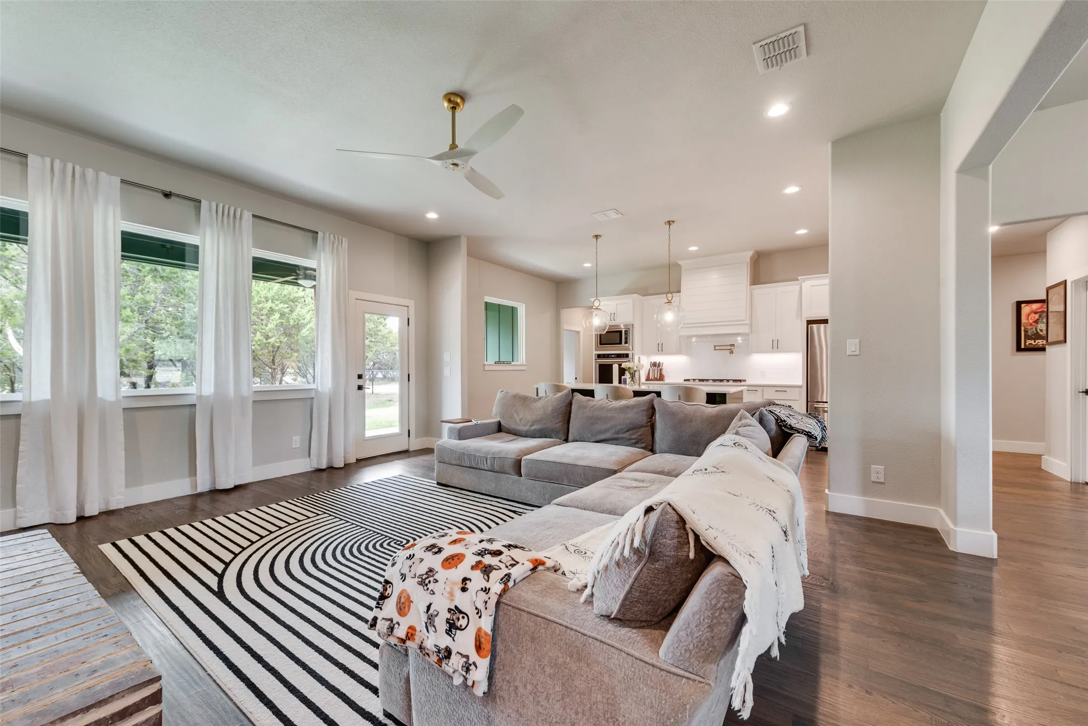 Single Family Residence For Sale in Parker County , 301 Sharla Smelley Road, Weatherford, Texas 76088, 4 Bedroom, 3 Bathroom, 2 Garage spaces, 2,476 Sqft, built in 2022, mls#21400992, Real Estate Agent in Weatherford, Homes For Sale in Parker county, Homes For Sale in Weatherford, Realtor in Weatherford Texas, Real Estate Brokerage Independent Realty Texas, Luminita Cordes Realtor