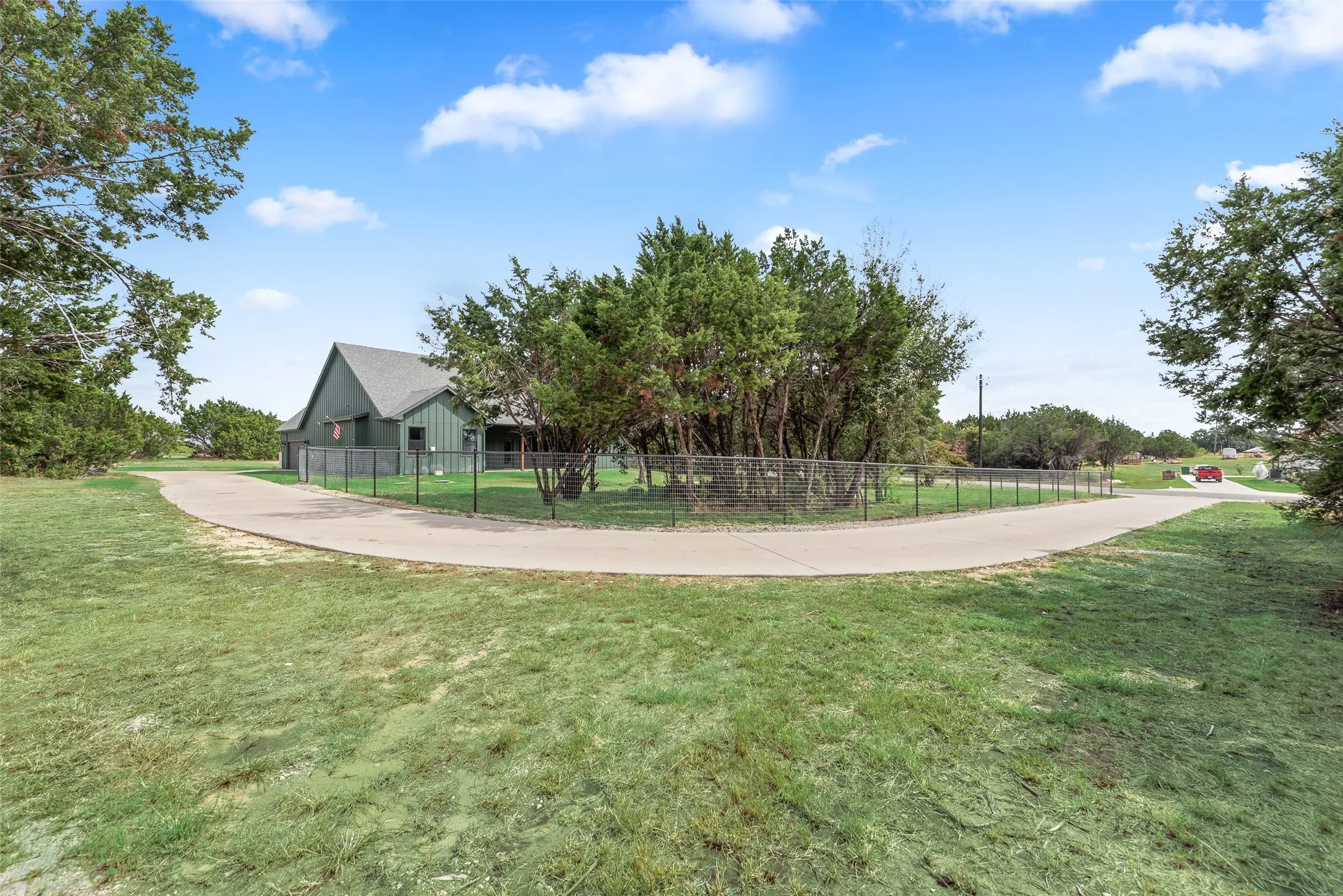 Single Family Residence For Sale in Parker County , 301 Sharla Smelley Road, Weatherford, Texas 76088, 4 Bedroom, 3 Bathroom, 2 Garage spaces, 2,476 Sqft, built in 2022, mls#21400992, Real Estate Agent in Weatherford, Homes For Sale in Parker county, Homes For Sale in Weatherford, Realtor in Weatherford Texas, Real Estate Brokerage Independent Realty Texas, Luminita Cordes Realtor