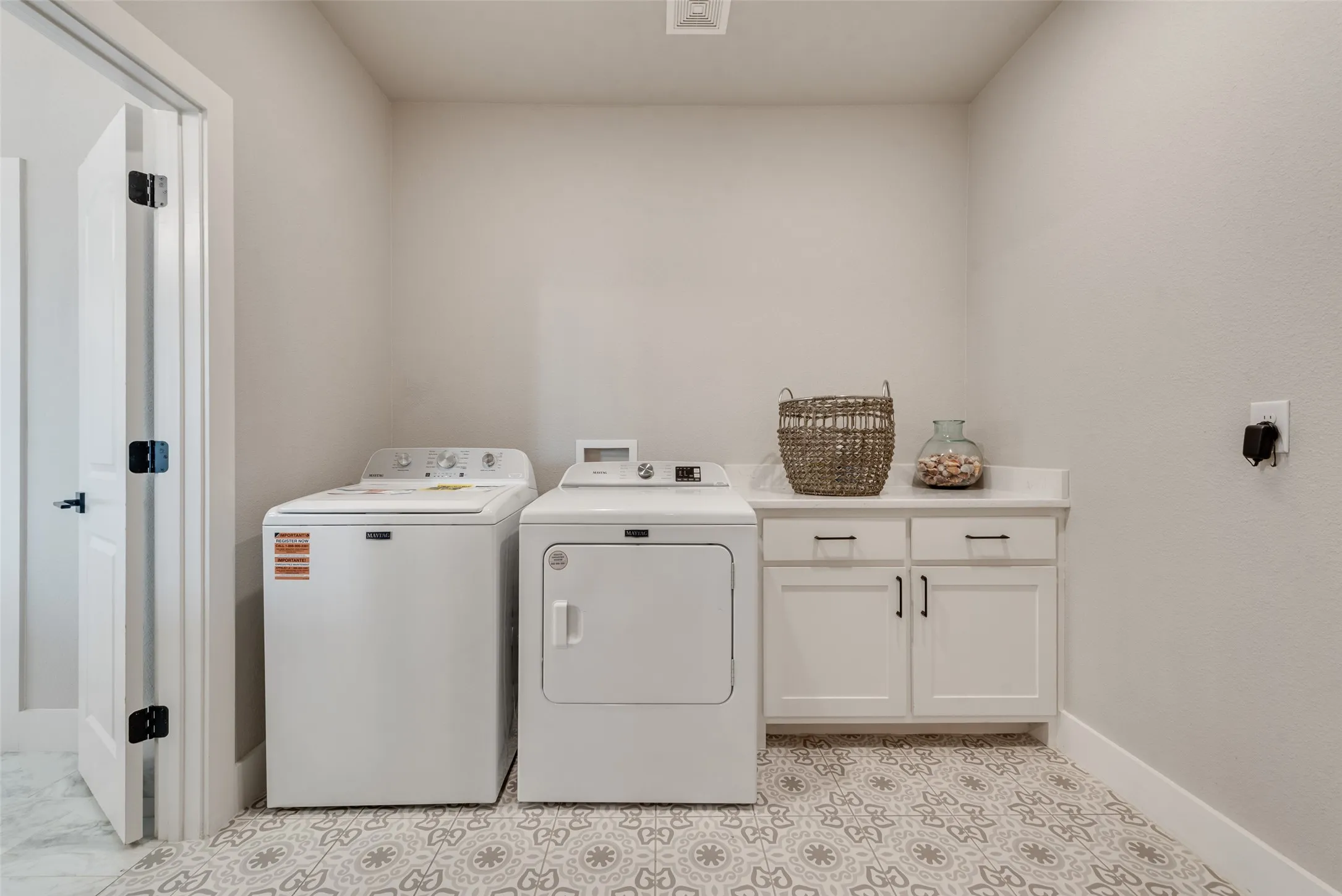 Single Family Residence For Sale in Parker County , 301 Sharla Smelley Road, Weatherford, Texas 76088, 4 Bedroom, 3 Bathroom, 2 Garage spaces, 2,476 Sqft, built in 2022, mls#21400992, Real Estate Agent in Weatherford, Homes For Sale in Parker county, Homes For Sale in Weatherford, Realtor in Weatherford Texas, Real Estate Brokerage Independent Realty Texas, Luminita Cordes Realtor