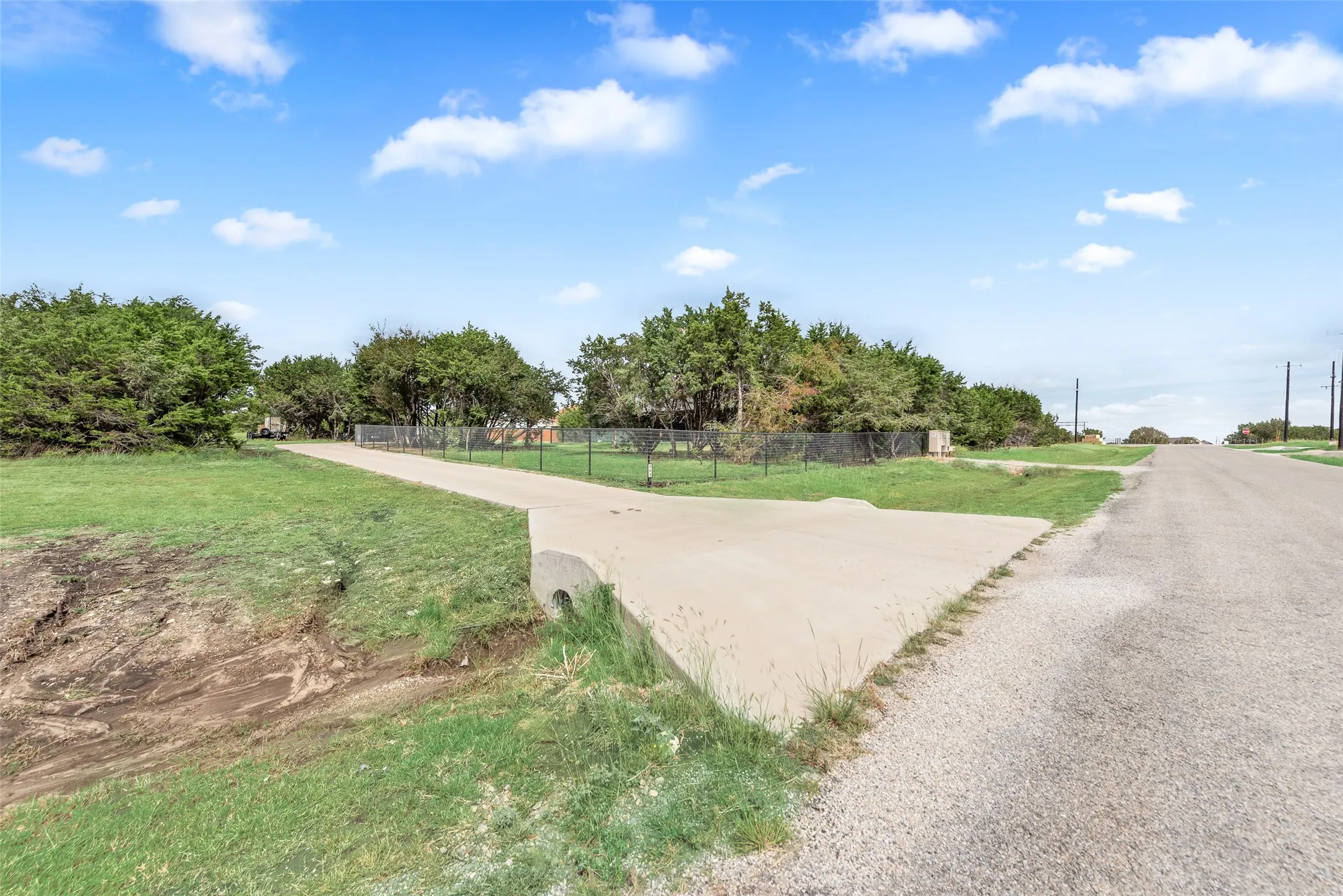 Single Family Residence For Sale in Parker County , 301 Sharla Smelley Road, Weatherford, Texas 76088, 4 Bedroom, 3 Bathroom, 2 Garage spaces, 2,476 Sqft, built in 2022, mls#21400992, Real Estate Agent in Weatherford, Homes For Sale in Parker county, Homes For Sale in Weatherford, Realtor in Weatherford Texas, Real Estate Brokerage Independent Realty Texas, Luminita Cordes Realtor