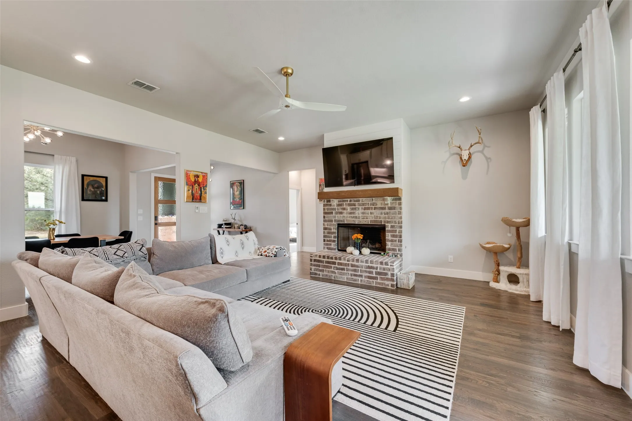Single Family Residence For Sale in Parker County , 301 Sharla Smelley Road, Weatherford, Texas 76088, 4 Bedroom, 3 Bathroom, 2 Garage spaces, 2,476 Sqft, built in 2022, mls#21400992, Real Estate Agent in Weatherford, Homes For Sale in Parker county, Homes For Sale in Weatherford, Realtor in Weatherford Texas, Real Estate Brokerage Independent Realty Texas, Luminita Cordes Realtor