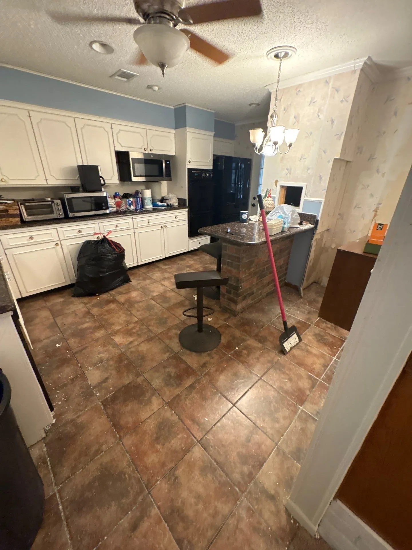 Single Family Residence For Sale in Tarrant County , 5516 Lubbock Avenue, Fort Worth, Texas 76133, 3 Bedroom, 2 Bathroom, 1 Garage spaces, 1,398 Sqft, built in 1964, mls#21401591, Real Estate Agent in Fort Worth, Homes For Sale in Tarrant county, Homes For Sale in Fort Worth, Realtor in Fort Worth Texas, Real Estate Brokerage Independent Realty Texas, Luminita Cordes Realtor