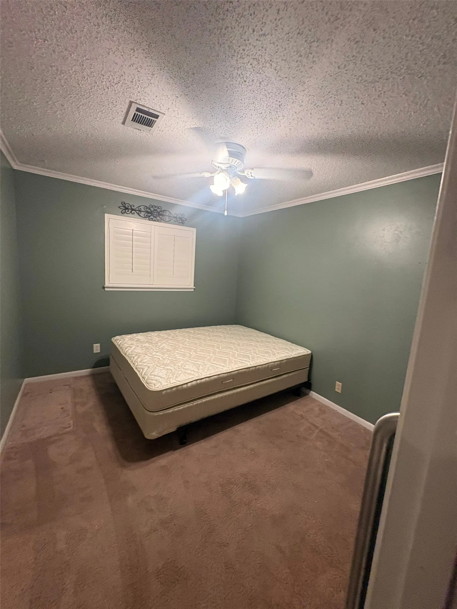 Single Family Residence For Sale in Tarrant County , 5516 Lubbock Avenue, Fort Worth, Texas 76133, 3 Bedroom, 2 Bathroom, 1 Garage spaces, 1,398 Sqft, built in 1964, mls#21401591, Real Estate Agent in Fort Worth, Homes For Sale in Tarrant county, Homes For Sale in Fort Worth, Realtor in Fort Worth Texas, Real Estate Brokerage Independent Realty Texas, Luminita Cordes Realtor