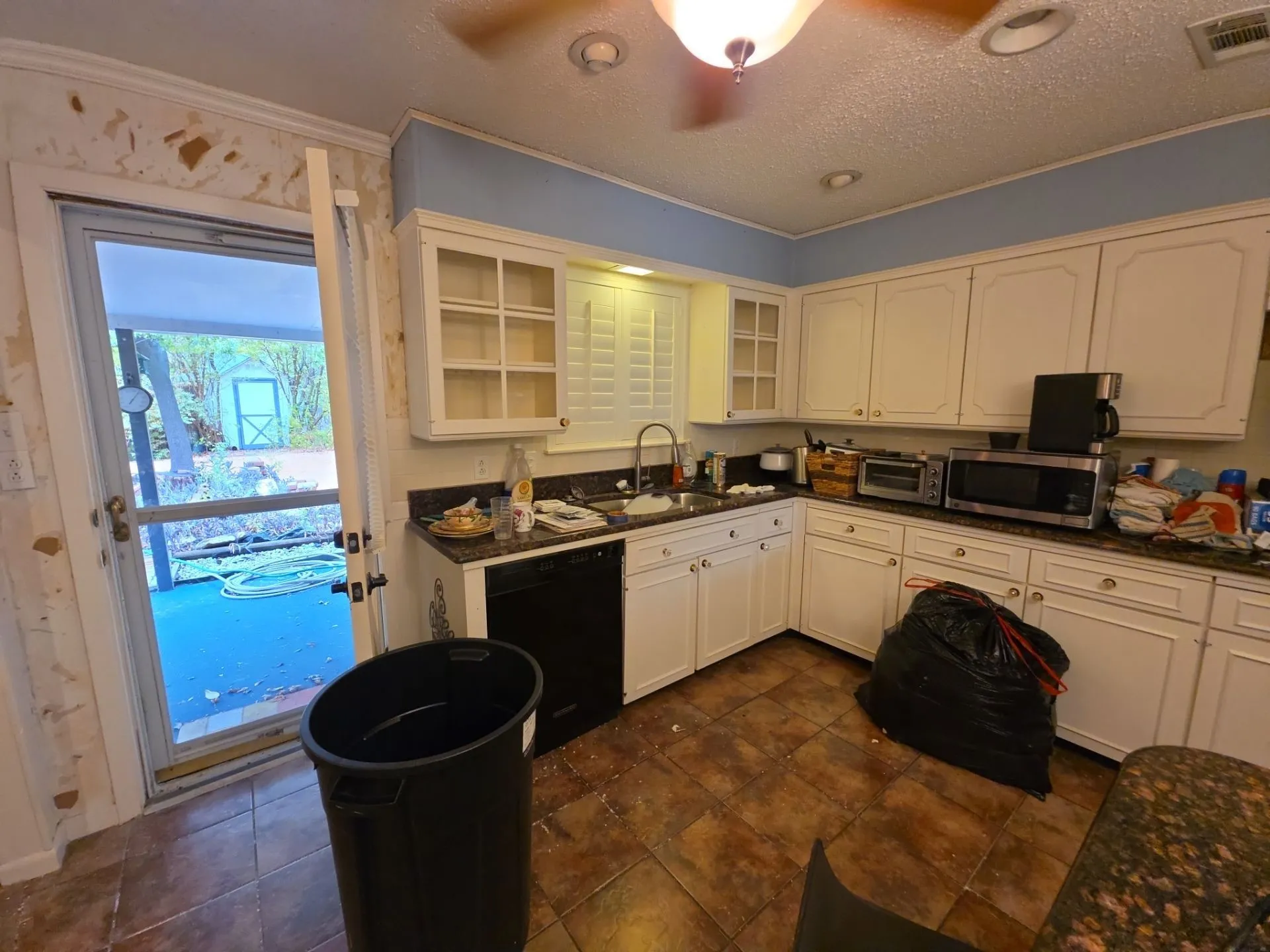 Single Family Residence For Sale in Tarrant County , 5516 Lubbock Avenue, Fort Worth, Texas 76133, 3 Bedroom, 2 Bathroom, 1 Garage spaces, 1,398 Sqft, built in 1964, mls#21401591, Real Estate Agent in Fort Worth, Homes For Sale in Tarrant county, Homes For Sale in Fort Worth, Realtor in Fort Worth Texas, Real Estate Brokerage Independent Realty Texas, Luminita Cordes Realtor
