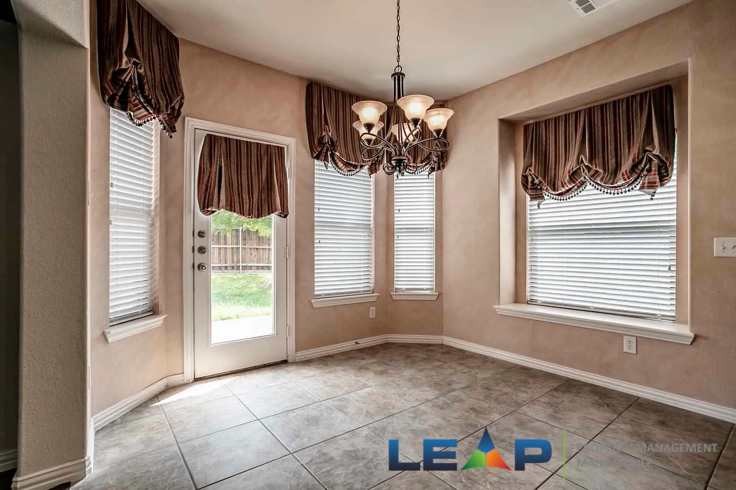 Single Family Residence For Rent in Denton County , 11178 Monarch Drive, Frisco, Texas 75033, 5 Bedroom, 3 Bathroom, 2 Garage spaces, 3,589 Sqft, built in 2005, mls#21401602, Real Estate Agent in Frisco, Homes For Rent in Denton county, Homes For Rent in Frisco, Realtor in Frisco Texas, Real Estate Brokerage Independent Realty Texas, Luminita Cordes Realtor