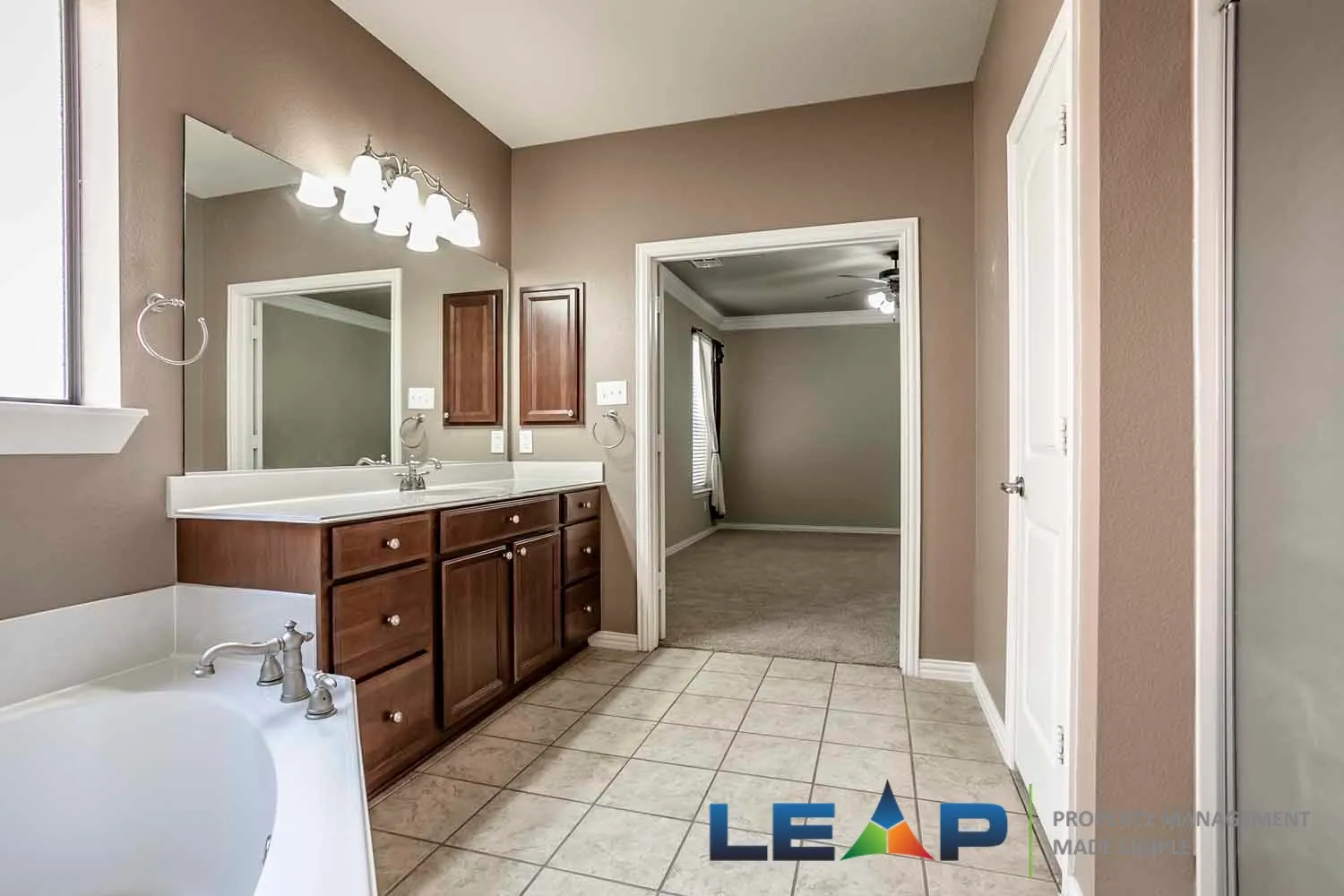 Single Family Residence For Rent in Denton County , 11178 Monarch Drive, Frisco, Texas 75033, 5 Bedroom, 3 Bathroom, 2 Garage spaces, 3,589 Sqft, built in 2005, mls#21401602, Real Estate Agent in Frisco, Homes For Rent in Denton county, Homes For Rent in Frisco, Realtor in Frisco Texas, Real Estate Brokerage Independent Realty Texas, Luminita Cordes Realtor