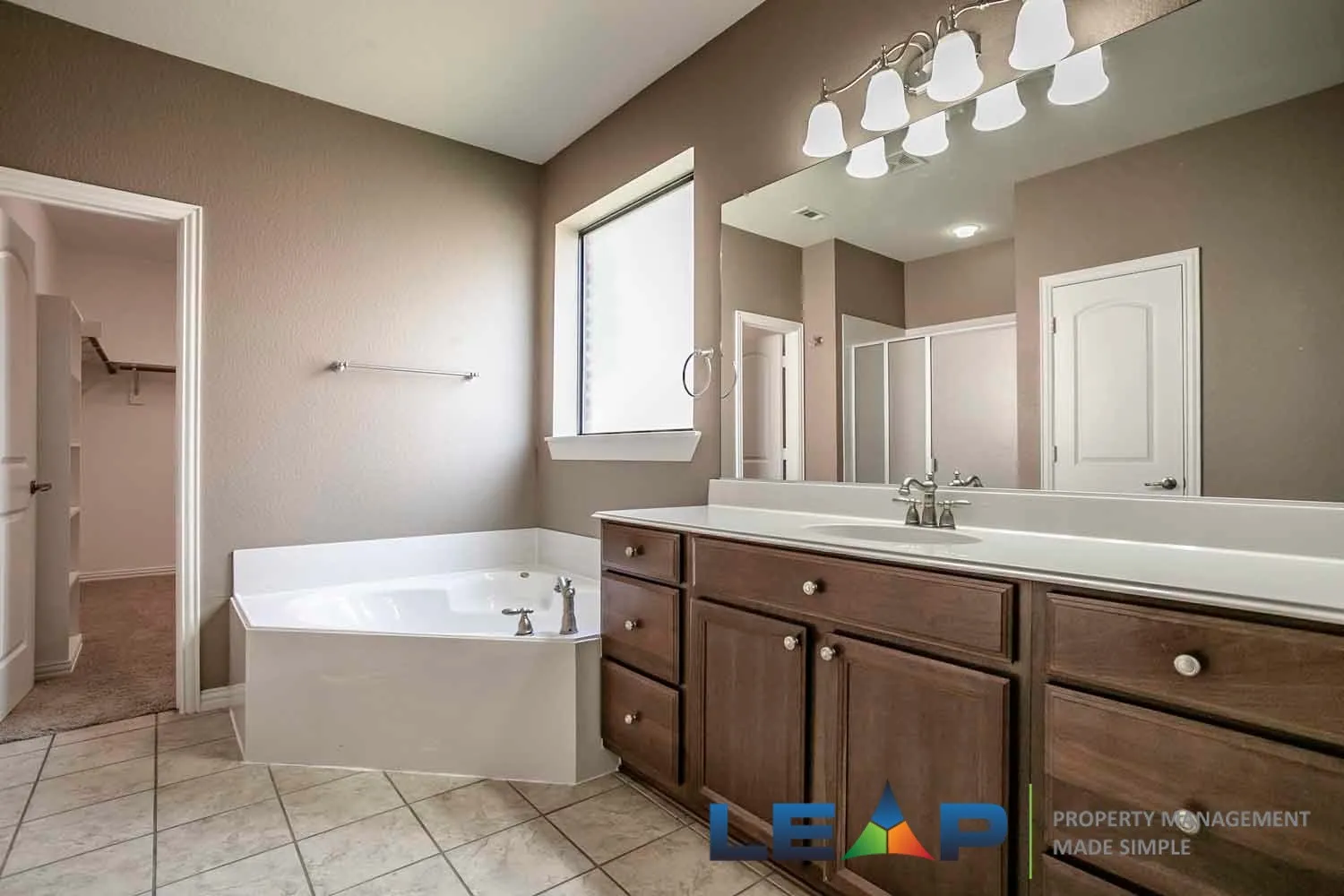 Single Family Residence For Rent in Denton County , 11178 Monarch Drive, Frisco, Texas 75033, 5 Bedroom, 3 Bathroom, 2 Garage spaces, 3,589 Sqft, built in 2005, mls#21401602, Real Estate Agent in Frisco, Homes For Rent in Denton county, Homes For Rent in Frisco, Realtor in Frisco Texas, Real Estate Brokerage Independent Realty Texas, Luminita Cordes Realtor