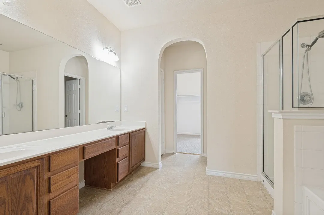 Single Family Residence For Rent in Tarrant County , 307 Moonlight Drive, Euless, Texas 76039, 4 Bedroom, 3 Bathroom, 2 Garage spaces, 3,705 Sqft, built in 2007, mls#21401279, Real Estate Agent in Euless, Homes For Rent in Tarrant county, Homes For Rent in Euless, Realtor in Euless Texas, Real Estate Brokerage Independent Realty Texas, Luminita Cordes Realtor