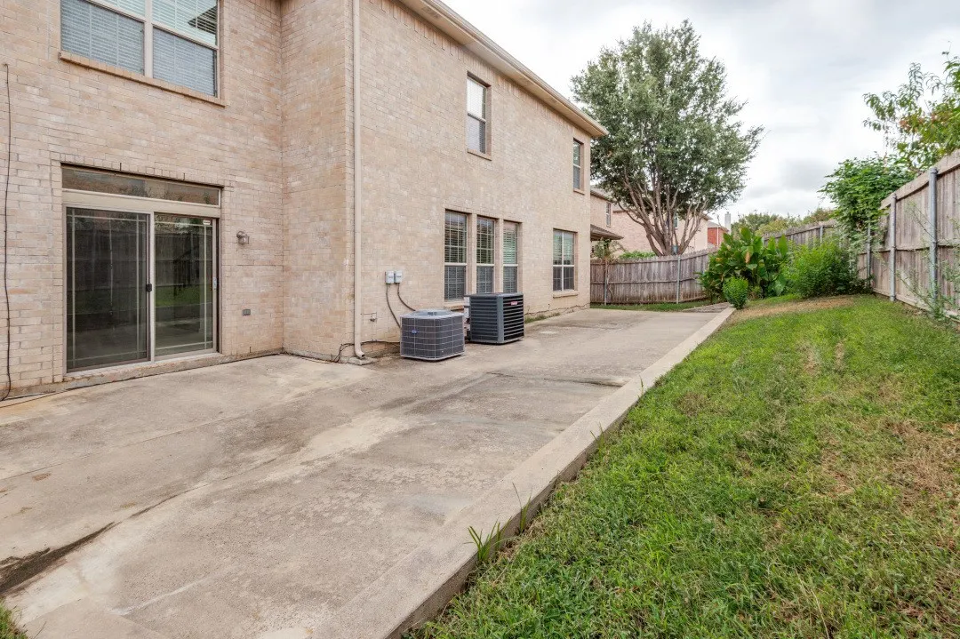 Single Family Residence For Rent in Tarrant County , 307 Moonlight Drive, Euless, Texas 76039, 4 Bedroom, 3 Bathroom, 2 Garage spaces, 3,705 Sqft, built in 2007, mls#21401279, Real Estate Agent in Euless, Homes For Rent in Tarrant county, Homes For Rent in Euless, Realtor in Euless Texas, Real Estate Brokerage Independent Realty Texas, Luminita Cordes Realtor