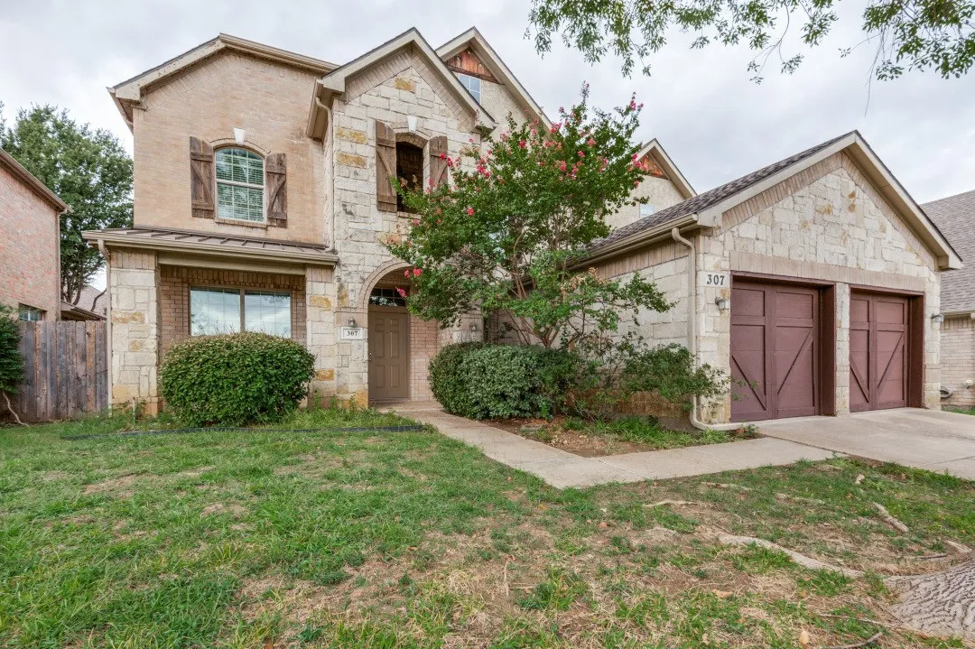 Single Family Residence For Rent in Tarrant County , 307 Moonlight Drive, Euless, Texas 76039, 4 Bedroom, 3 Bathroom, 2 Garage spaces, 3,705 Sqft, built in 2007, mls#21401279, Real Estate Agent in Euless, Homes For Rent in Tarrant county, Homes For Rent in Euless, Realtor in Euless Texas, Real Estate Brokerage Independent Realty Texas, Luminita Cordes Realtor